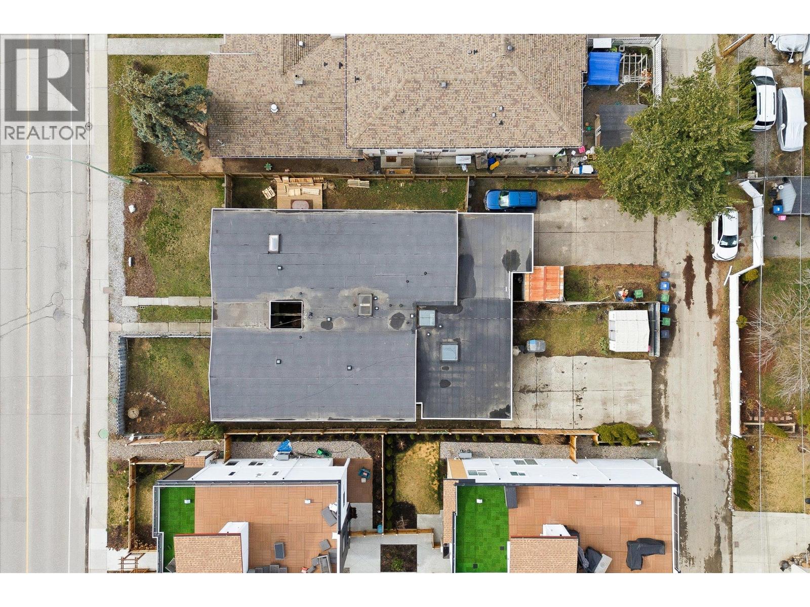 740 & 746 Raymer Avenue