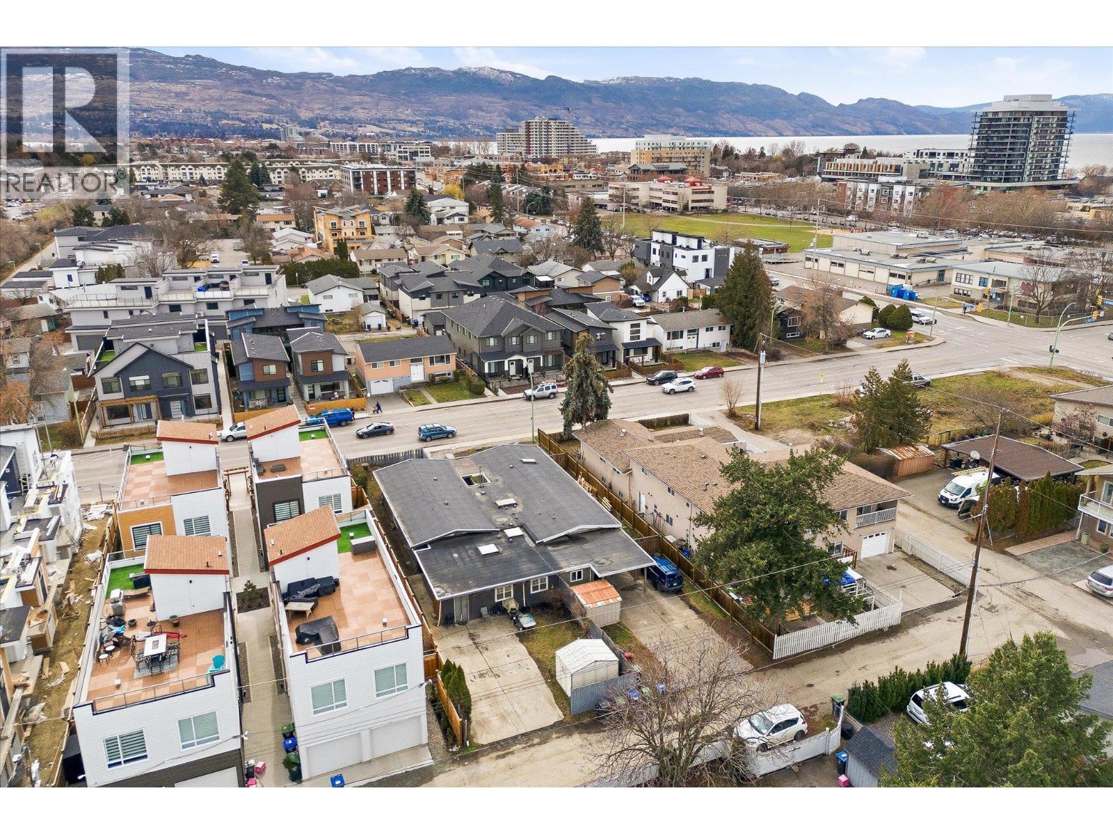 740 & 746 Raymer Avenue