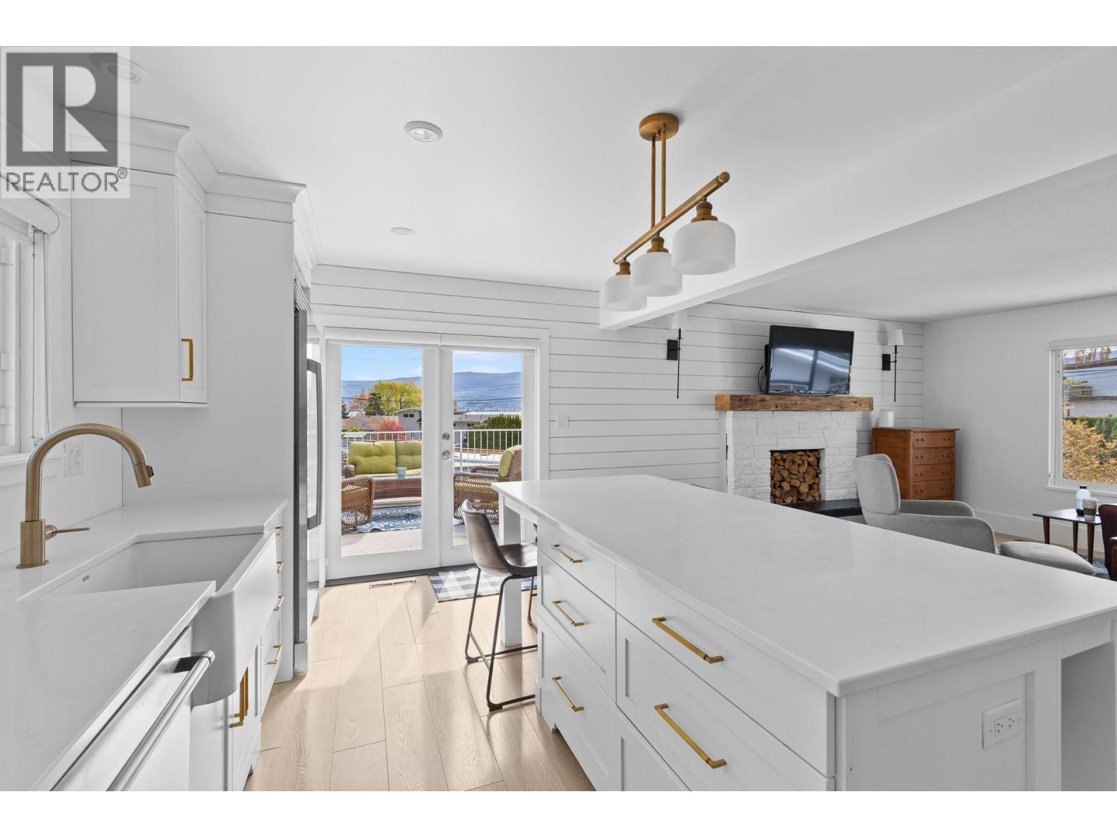 2720 Casa Loma Road