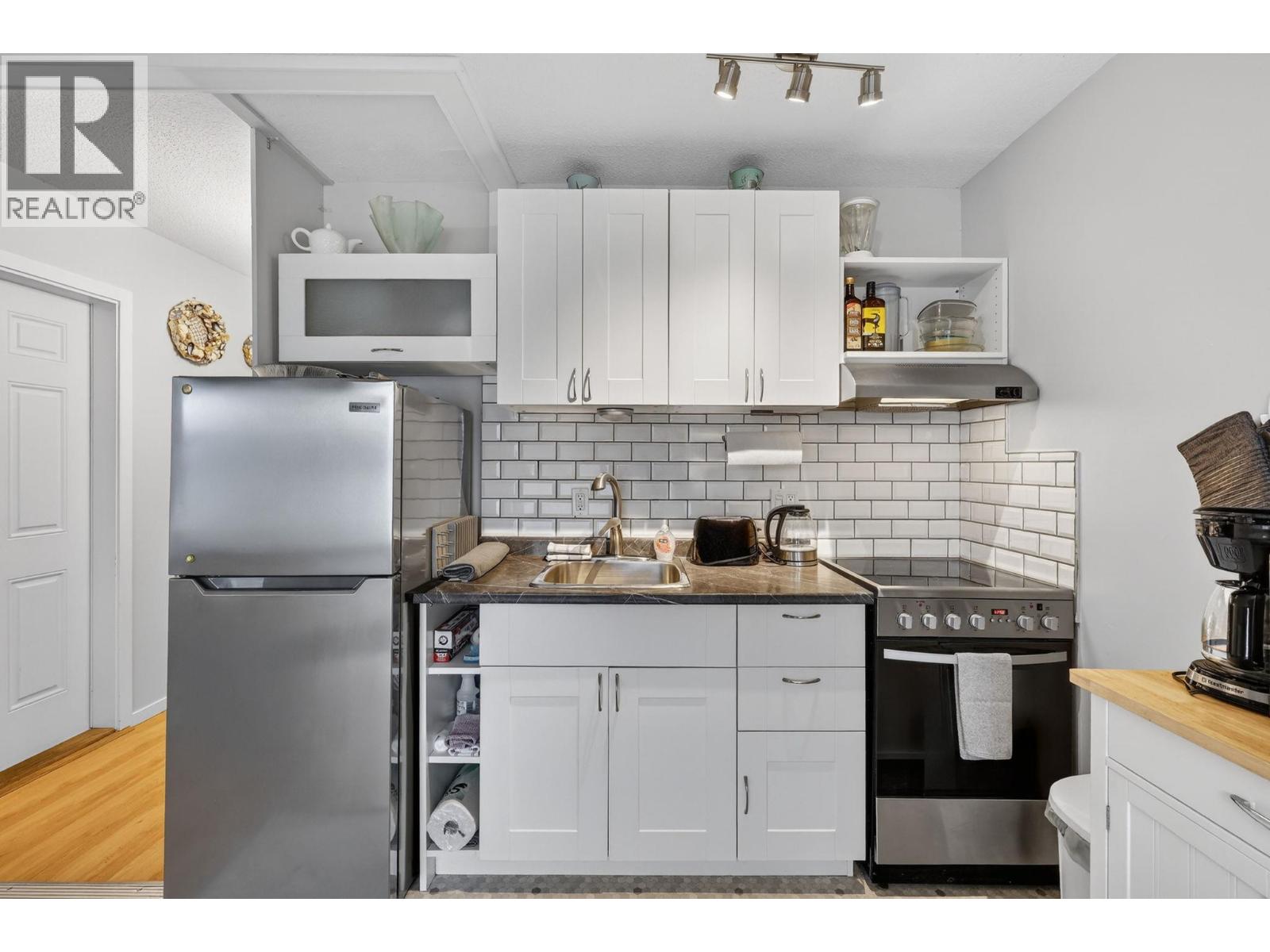 3050 Seclusion Bay Road Unit# 105