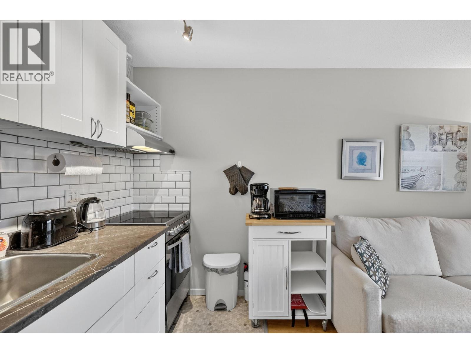3050 Seclusion Bay Road Unit# 105