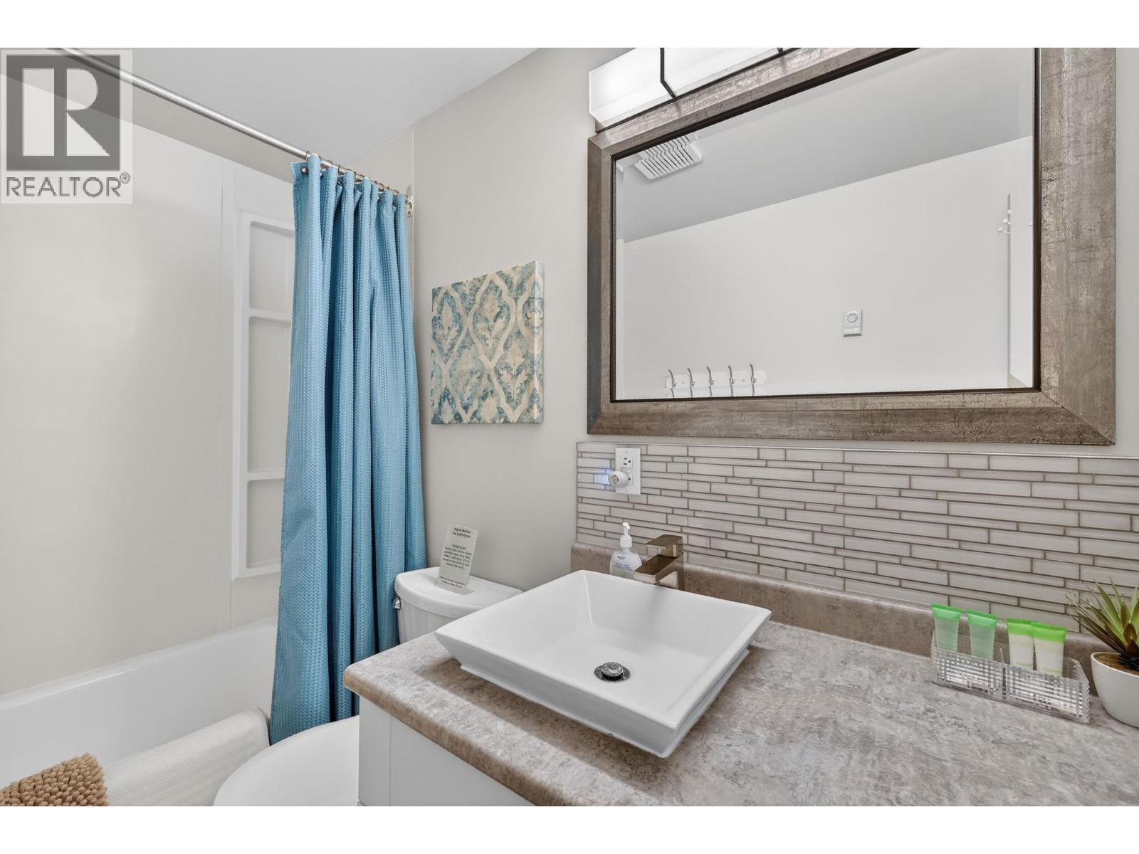 3050 Seclusion Bay Road Unit# 105
