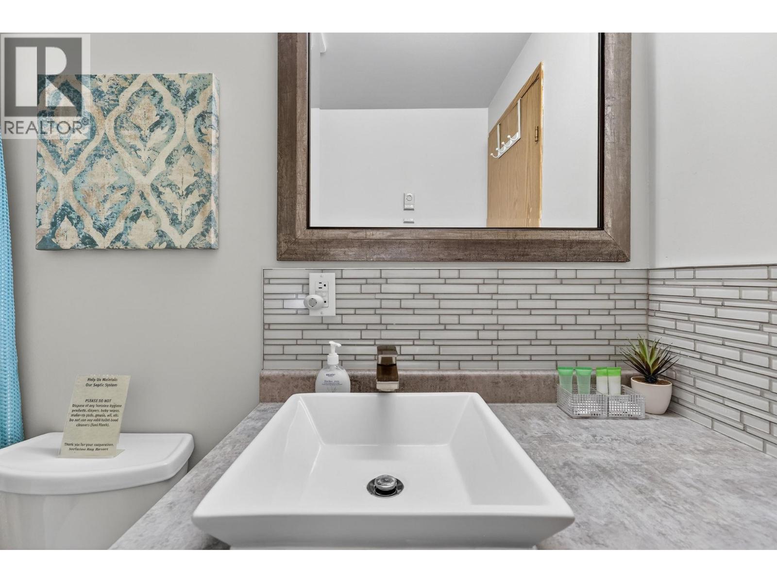 3050 Seclusion Bay Road Unit# 105