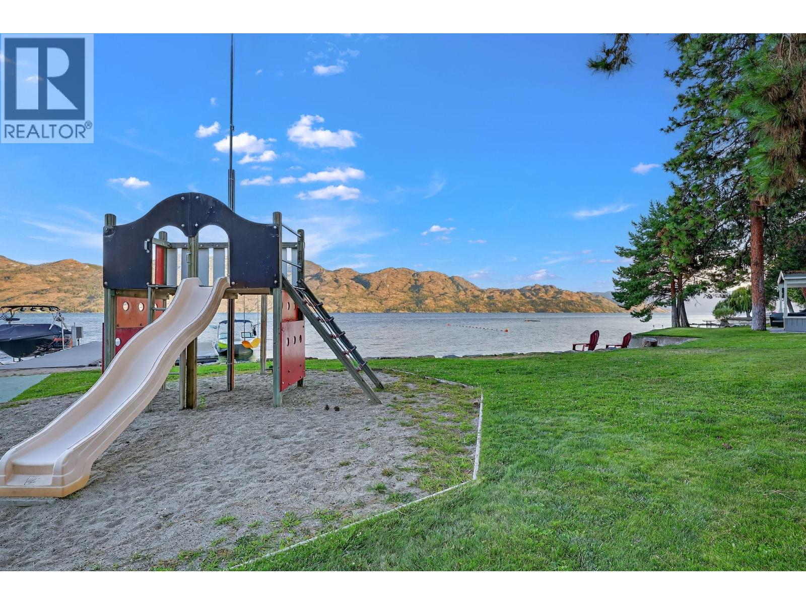 3050 Seclusion Bay Road Unit# 105