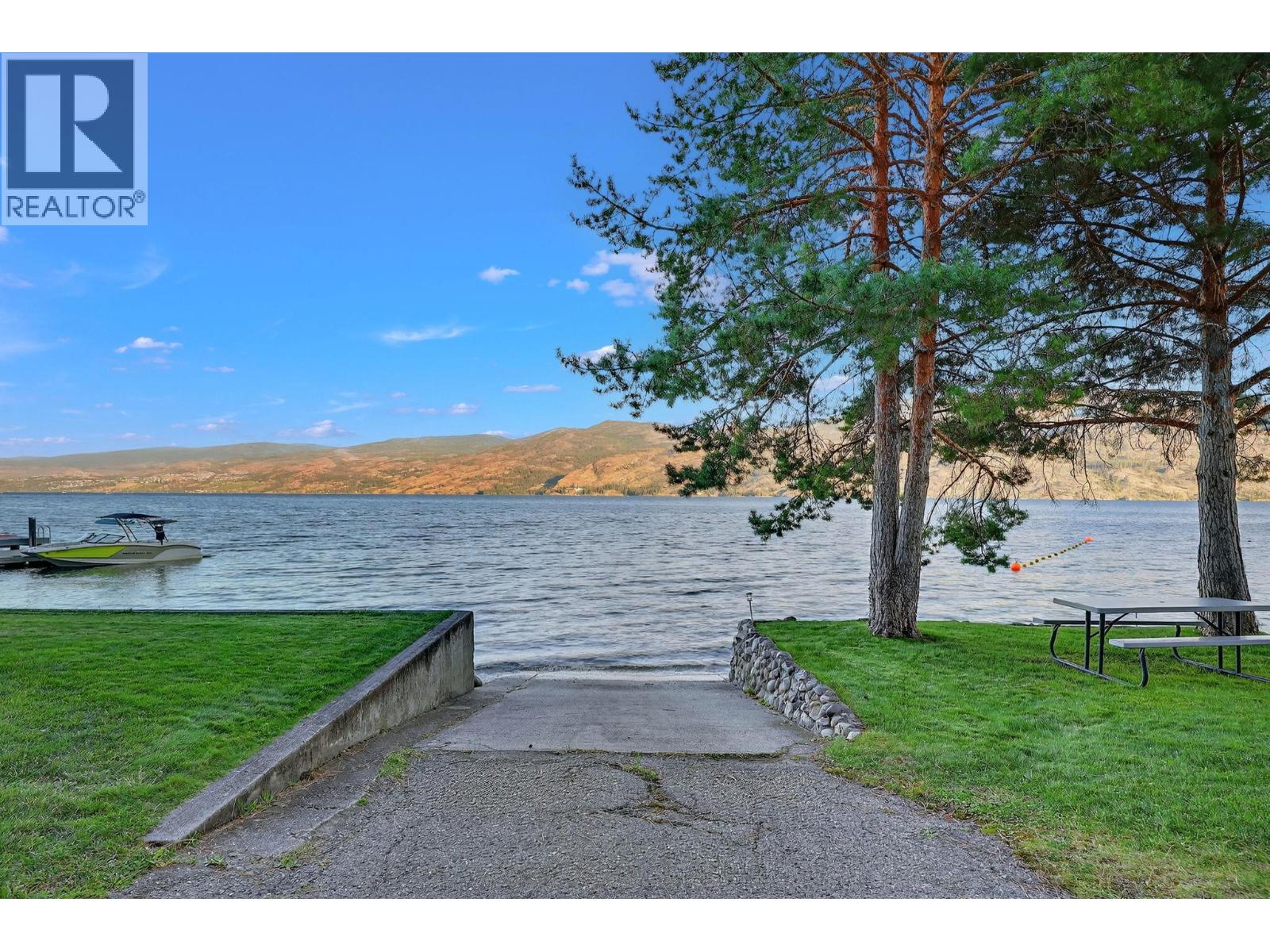 3050 Seclusion Bay Road Unit# 105