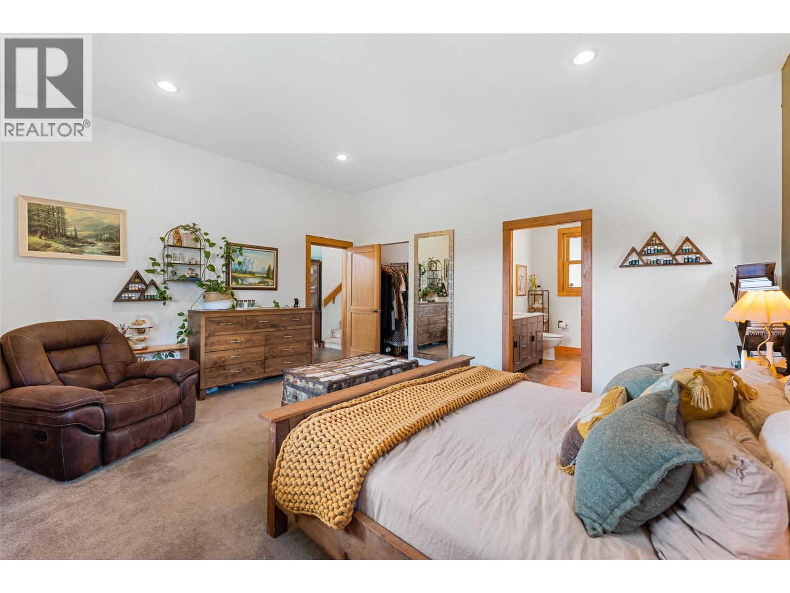 1898 Cardinal Creek Road