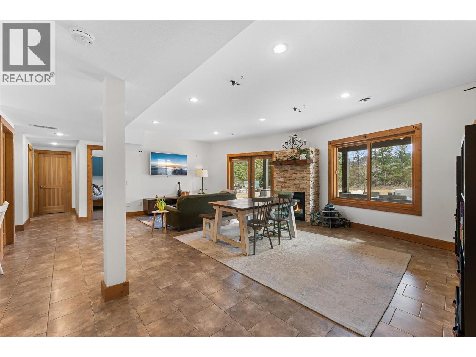1898 Cardinal Creek Road