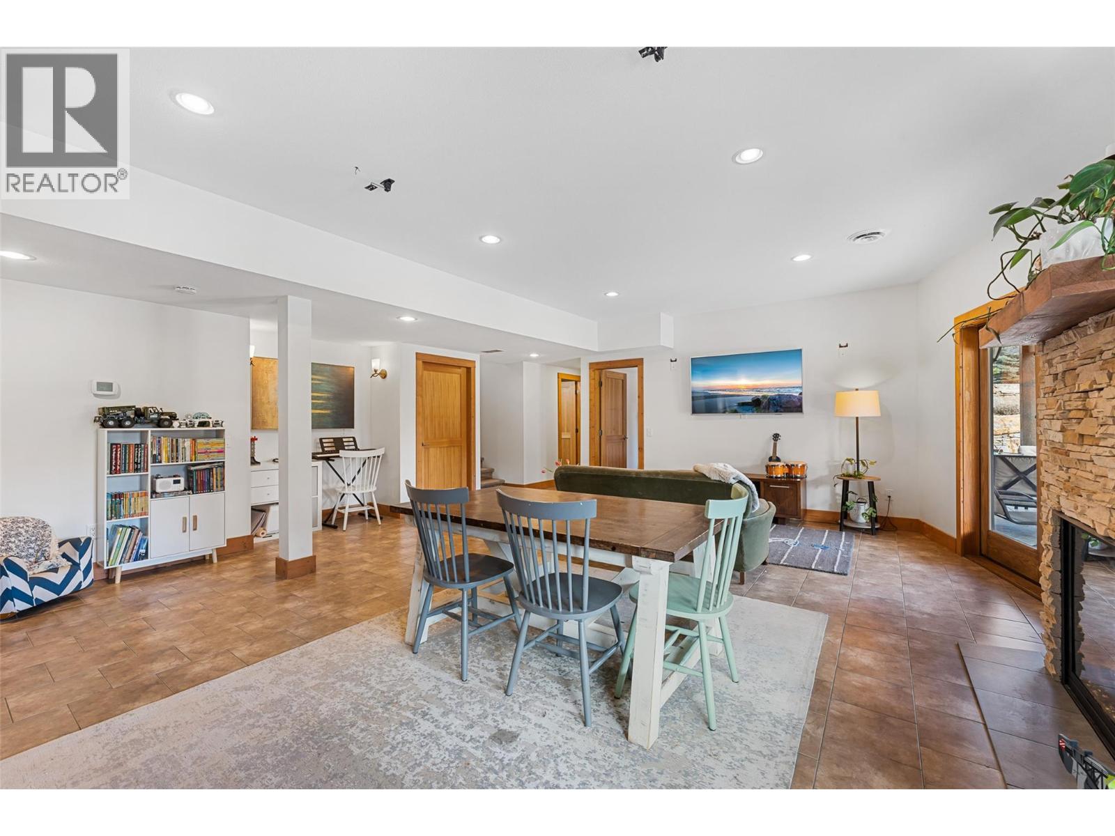 1898 Cardinal Creek Road
