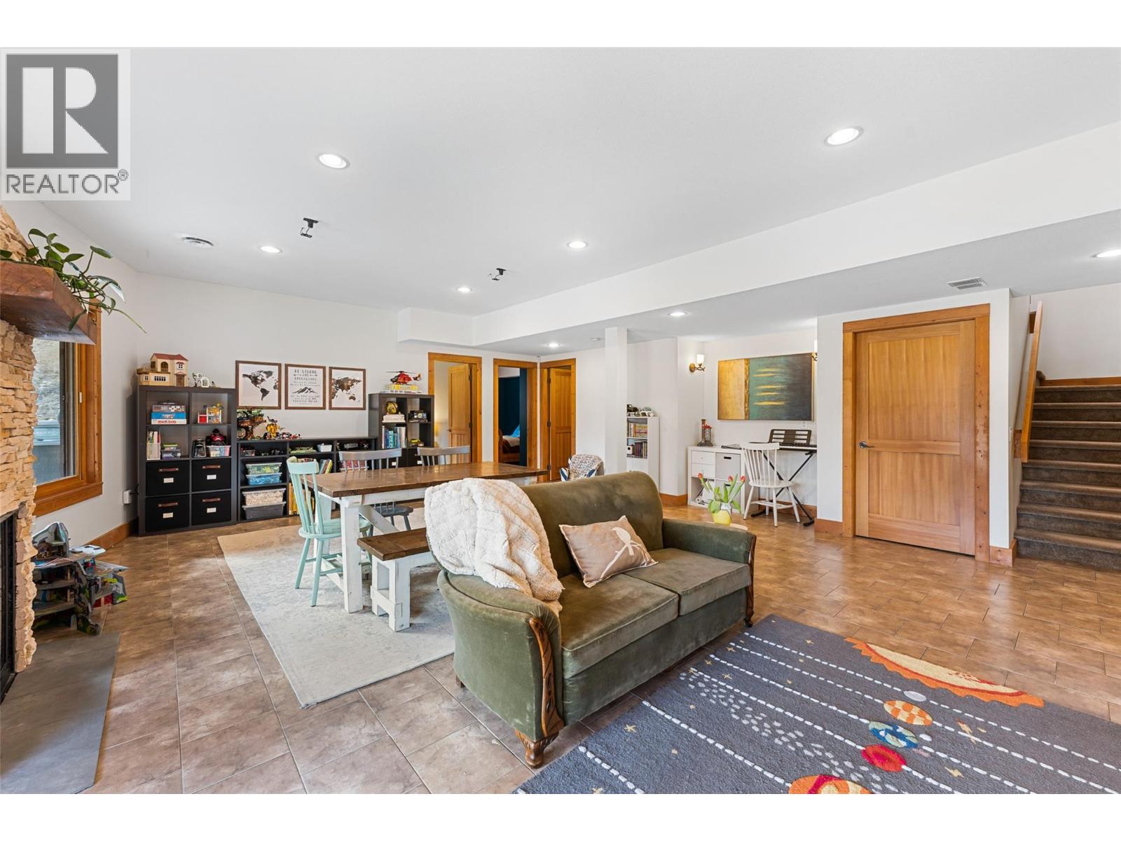 1898 Cardinal Creek Road