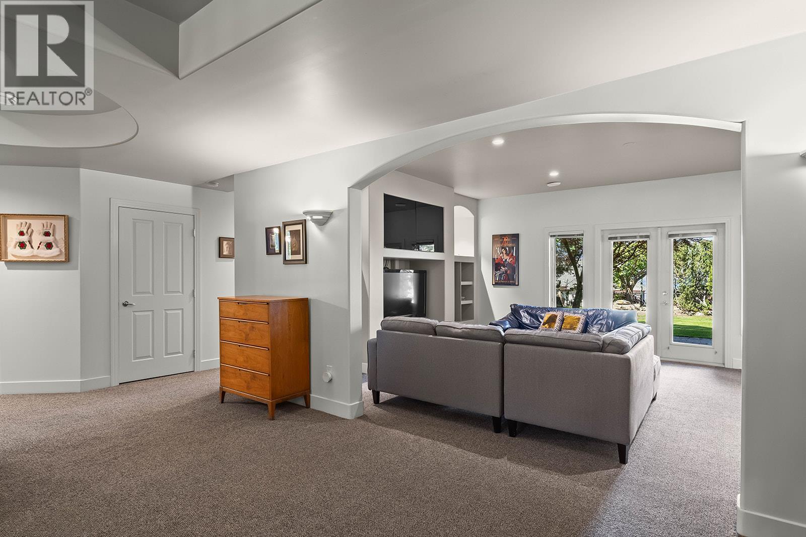 324 Phoebe Court