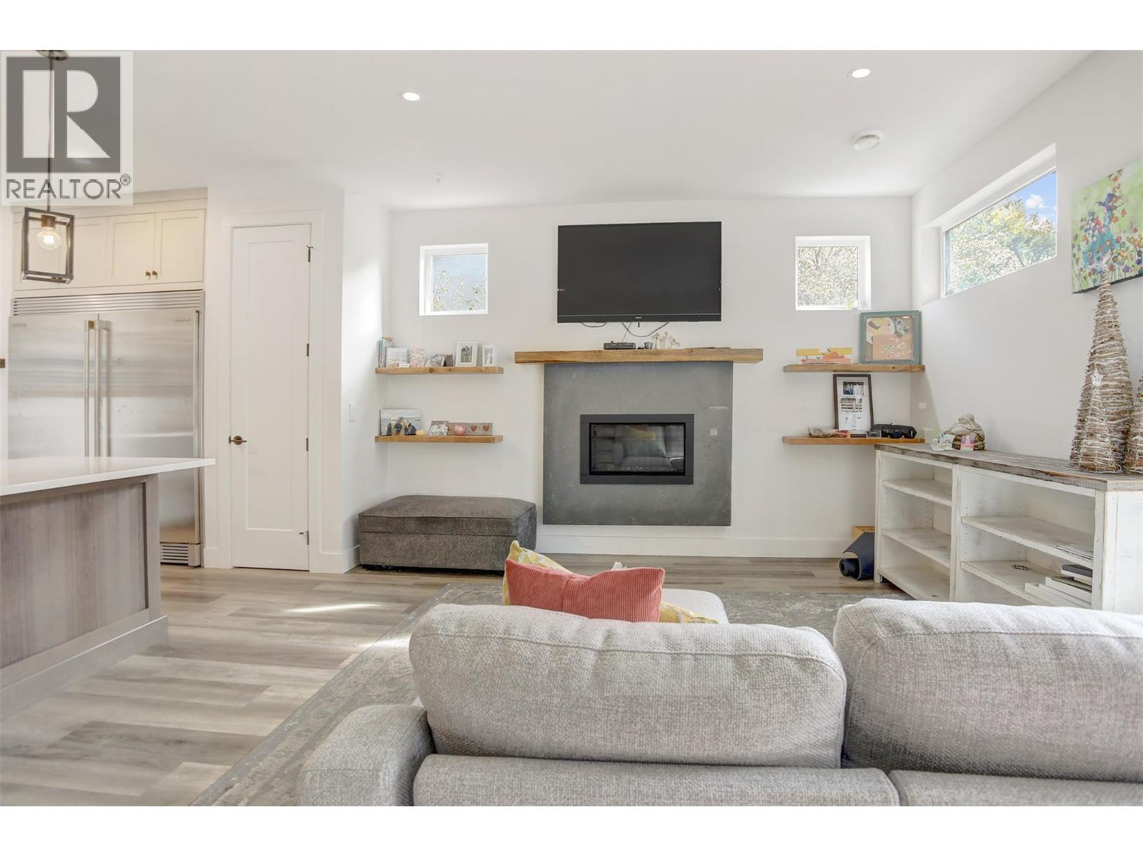 852 Stockwell Avenue Unit# 2