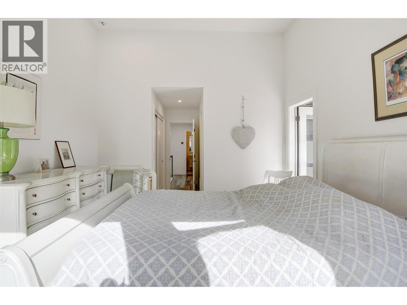 852 Stockwell Avenue Unit# 2