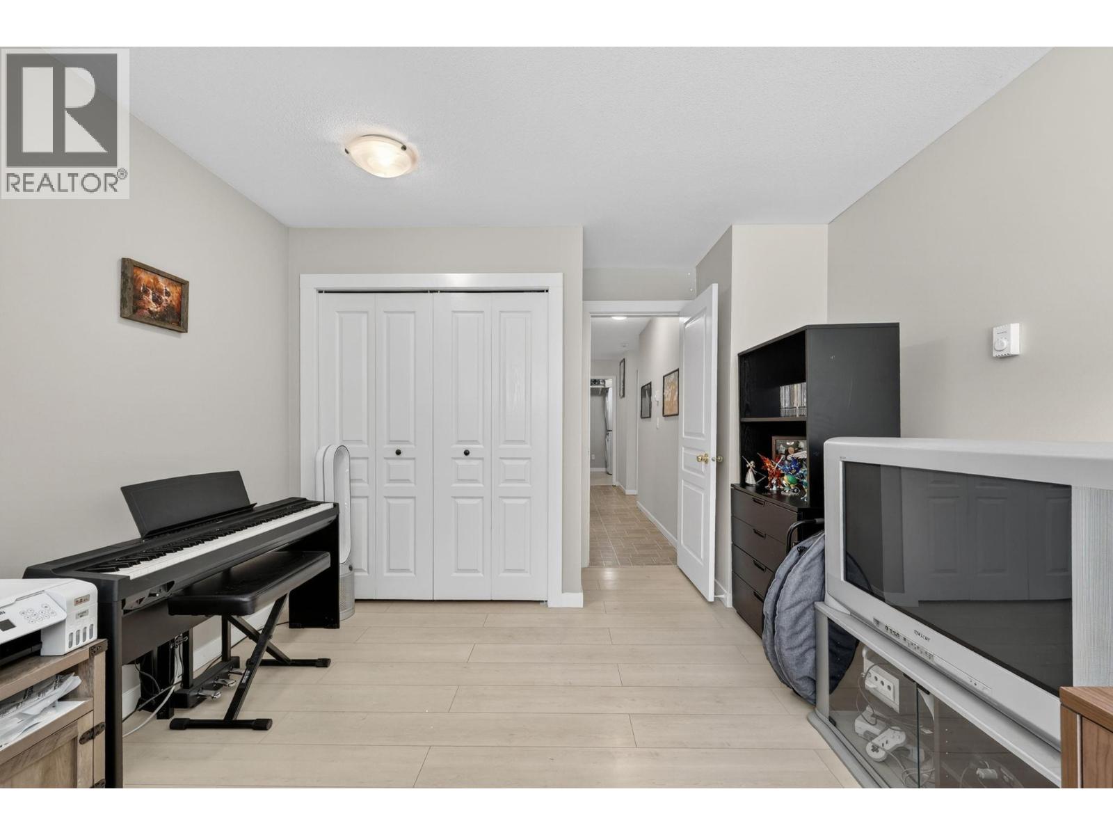 727 Houghton Road Unit# 112
