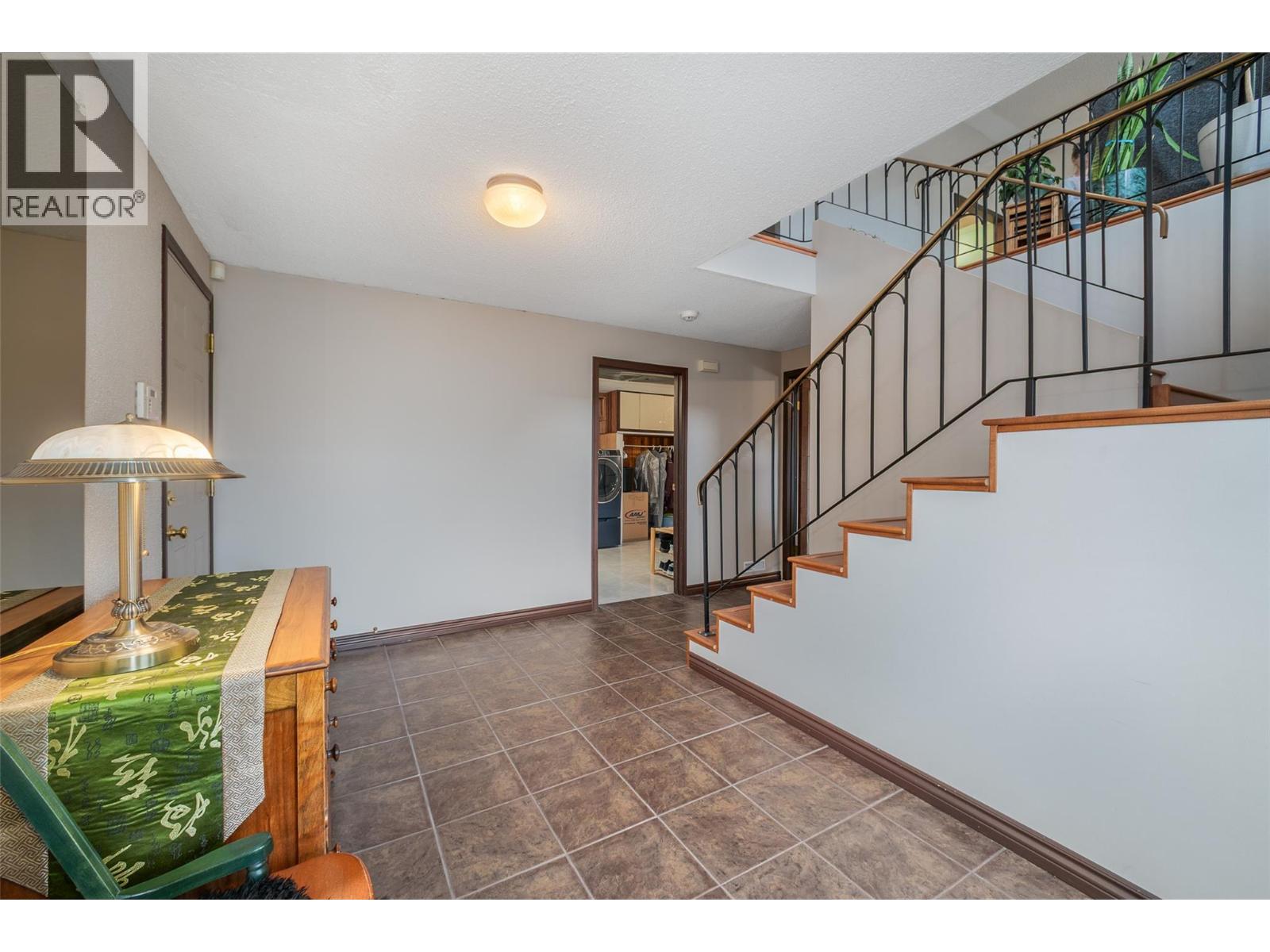 2489 Chieftain Road