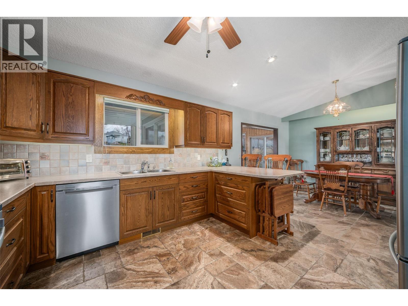 2489 Chieftain Road