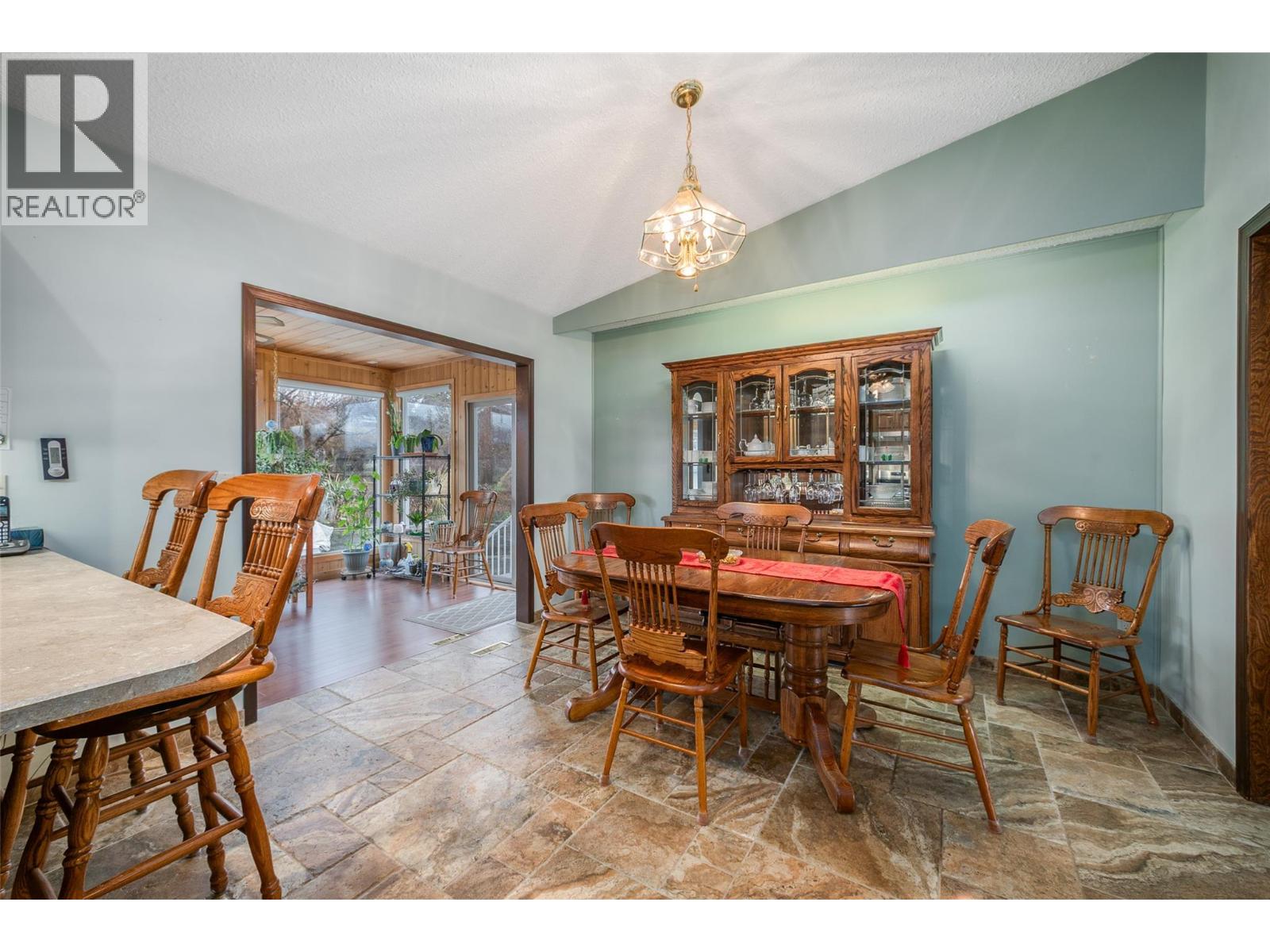 2489 Chieftain Road