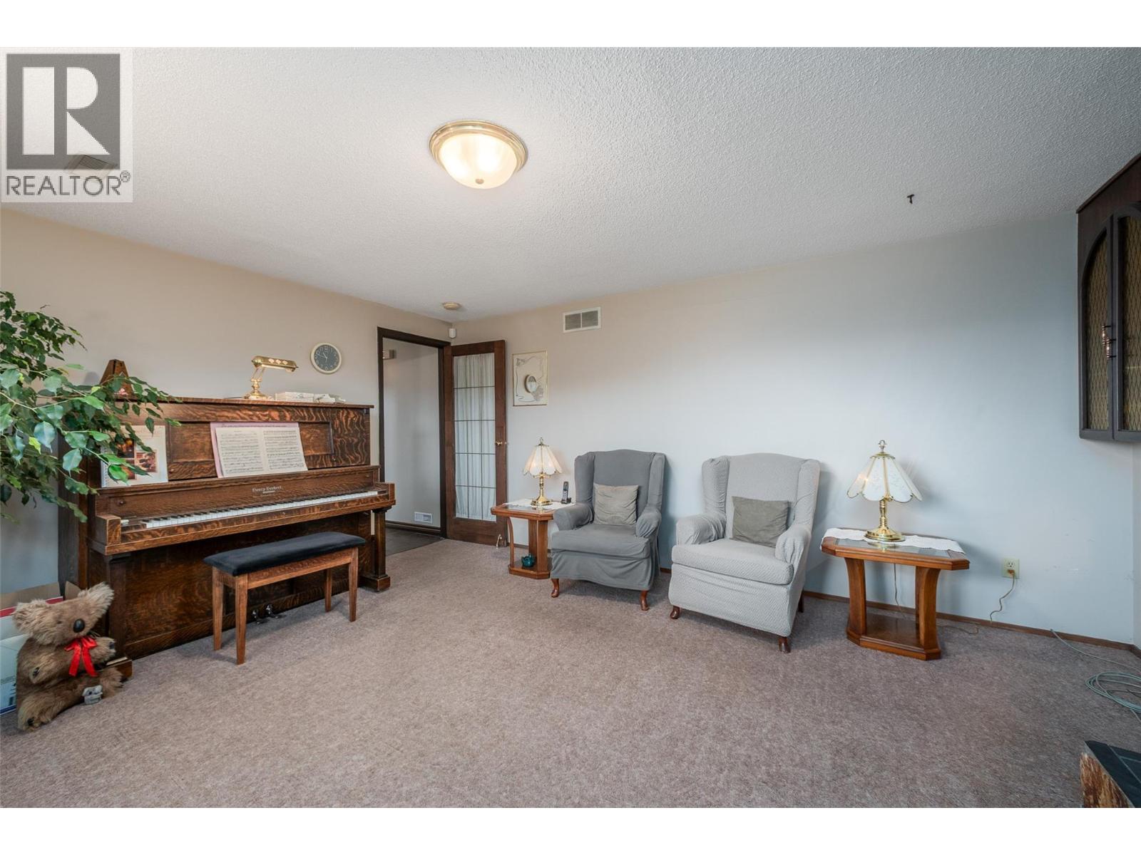 2489 Chieftain Road