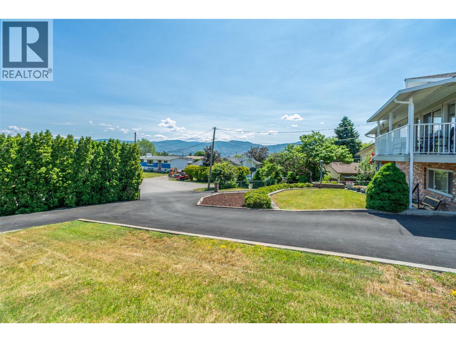 2489 Chieftain Road