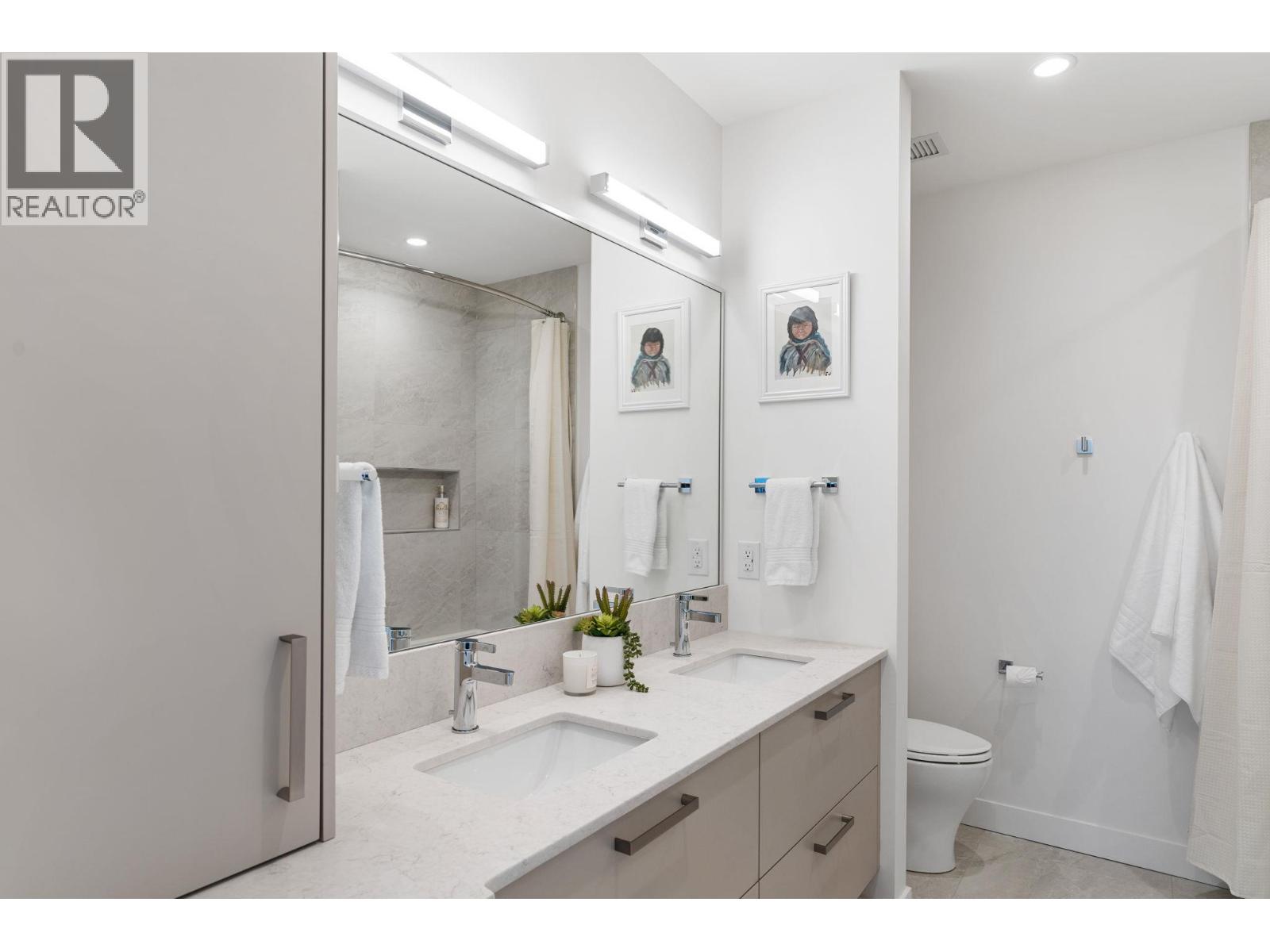 3340 Lakeshore Road Unit# 707