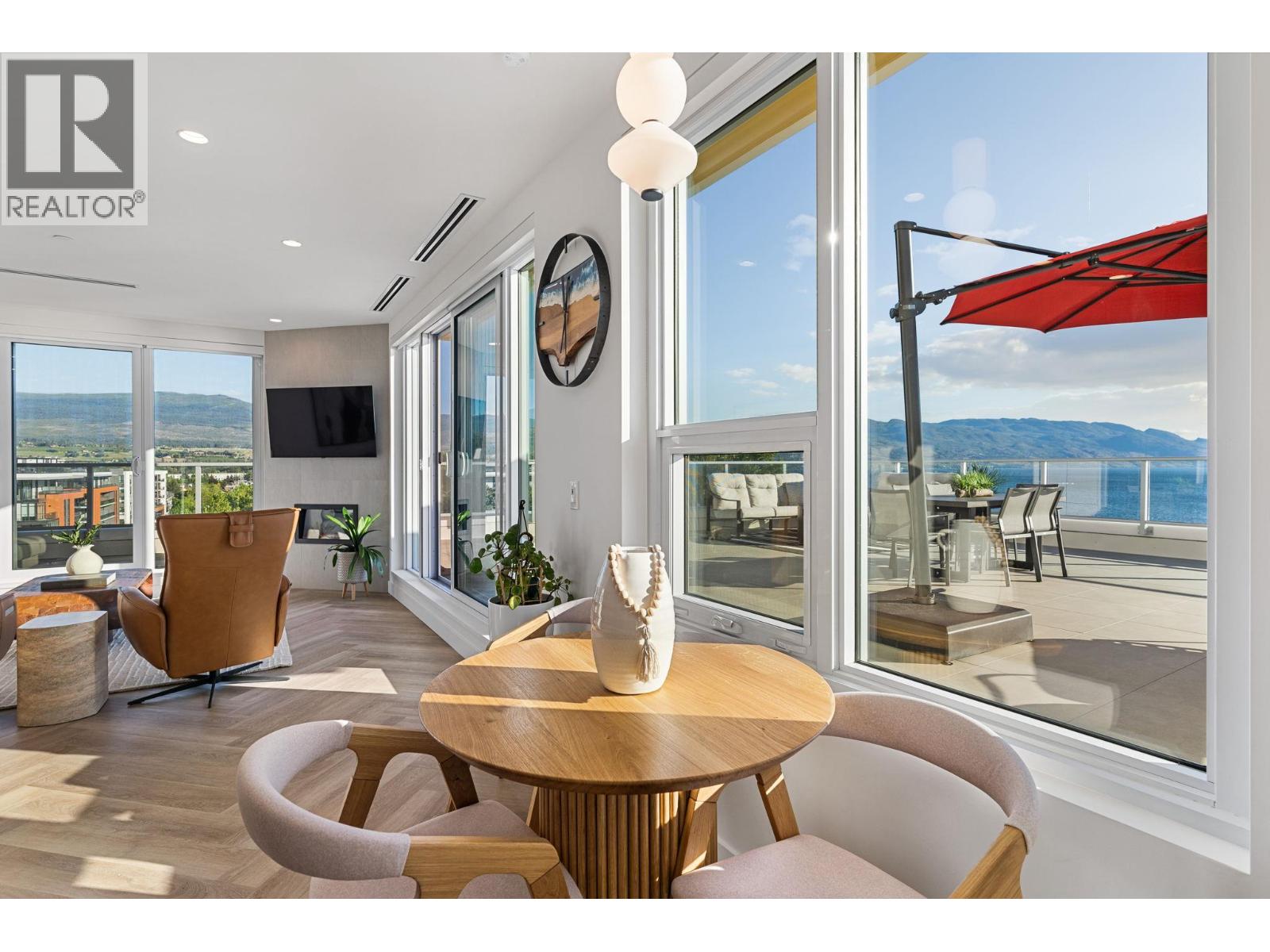 3340 Lakeshore Road Unit# 707