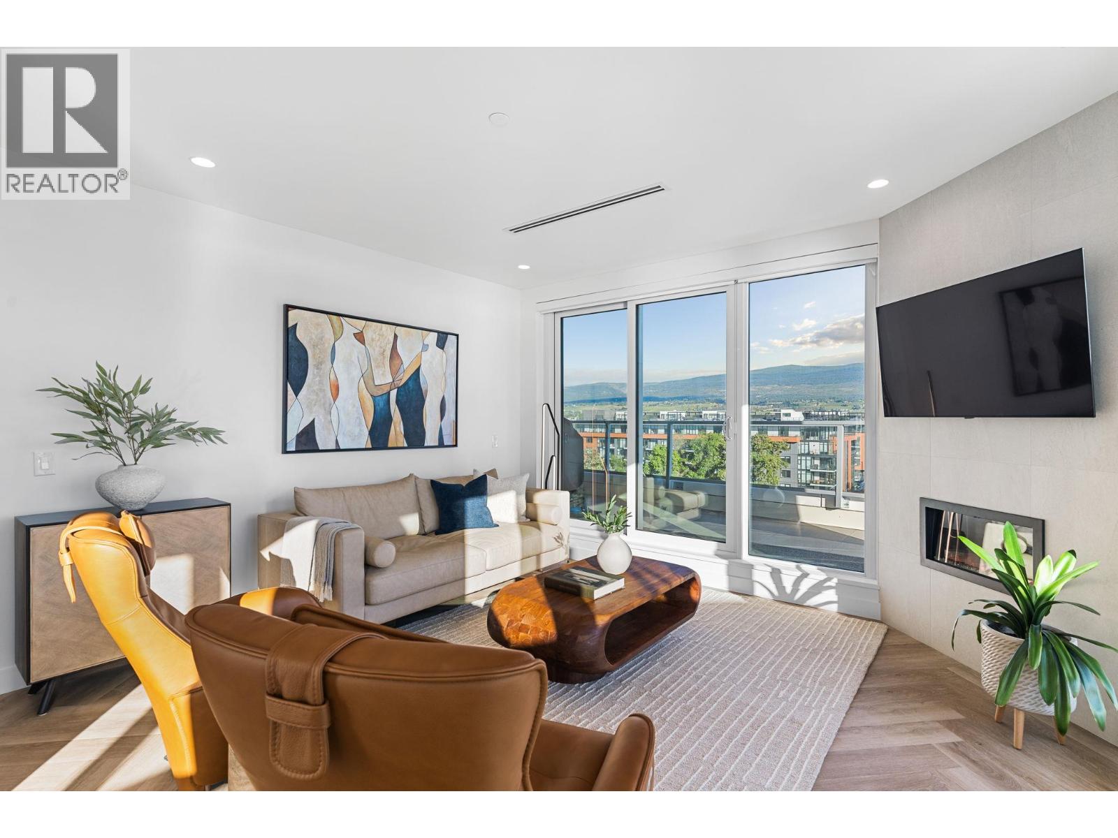 3340 Lakeshore Road Unit# 707