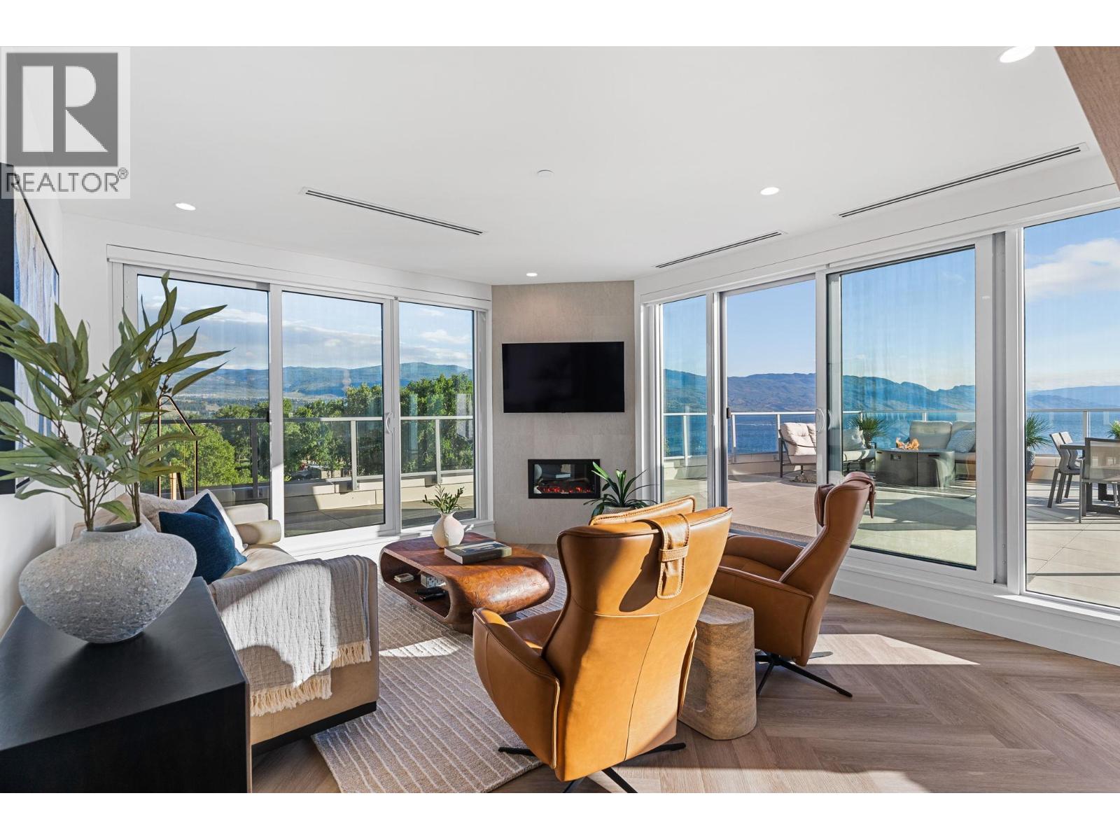 3340 Lakeshore Road Unit# 707