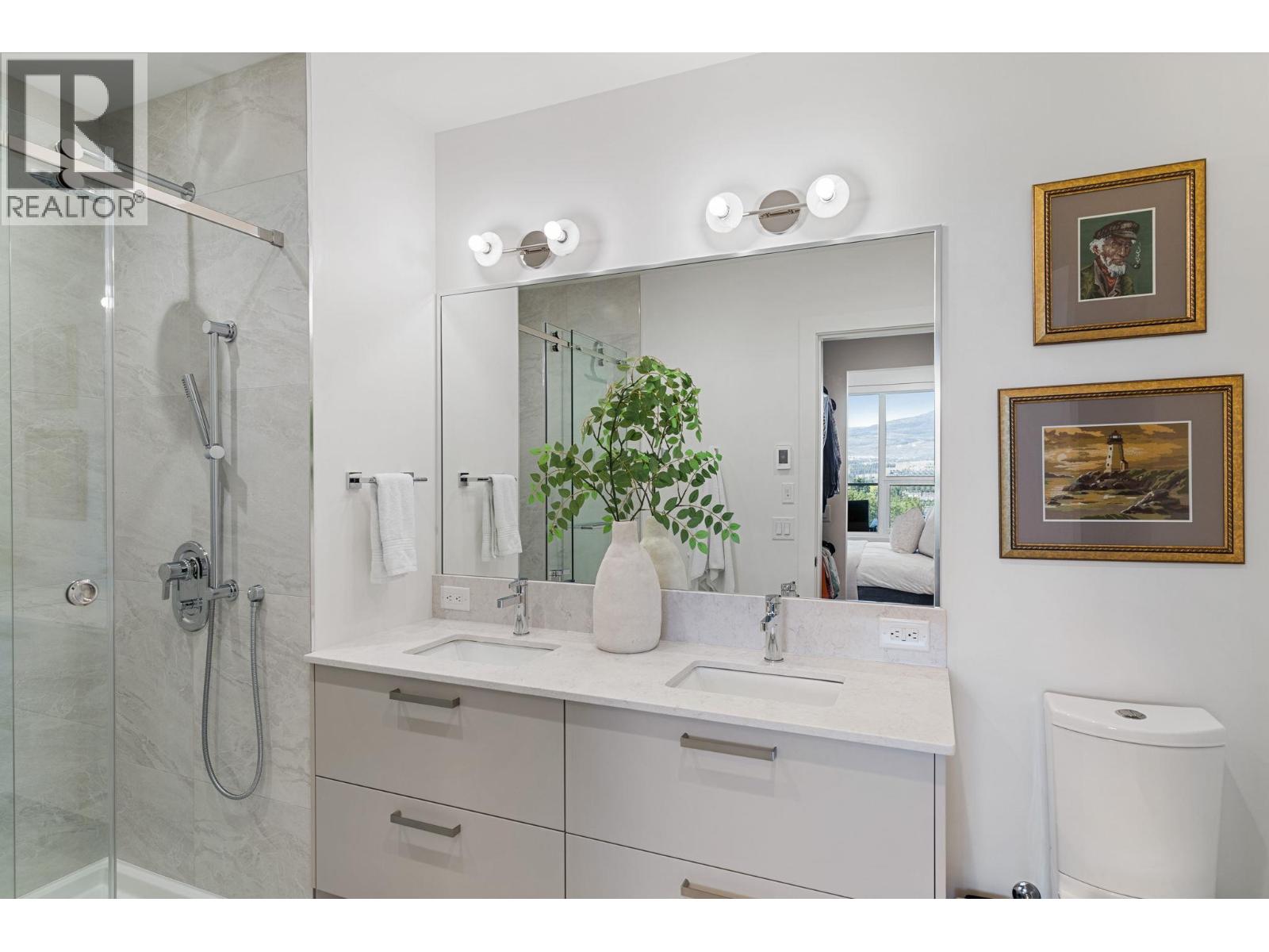 3340 Lakeshore Road Unit# 707
