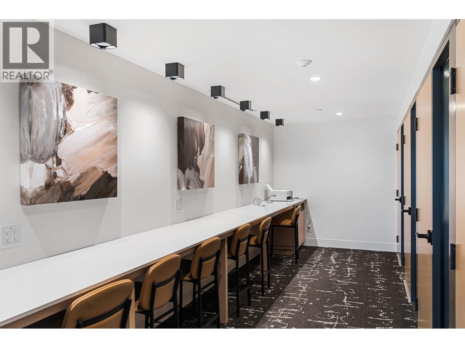 3340 Lakeshore Road Unit# 707