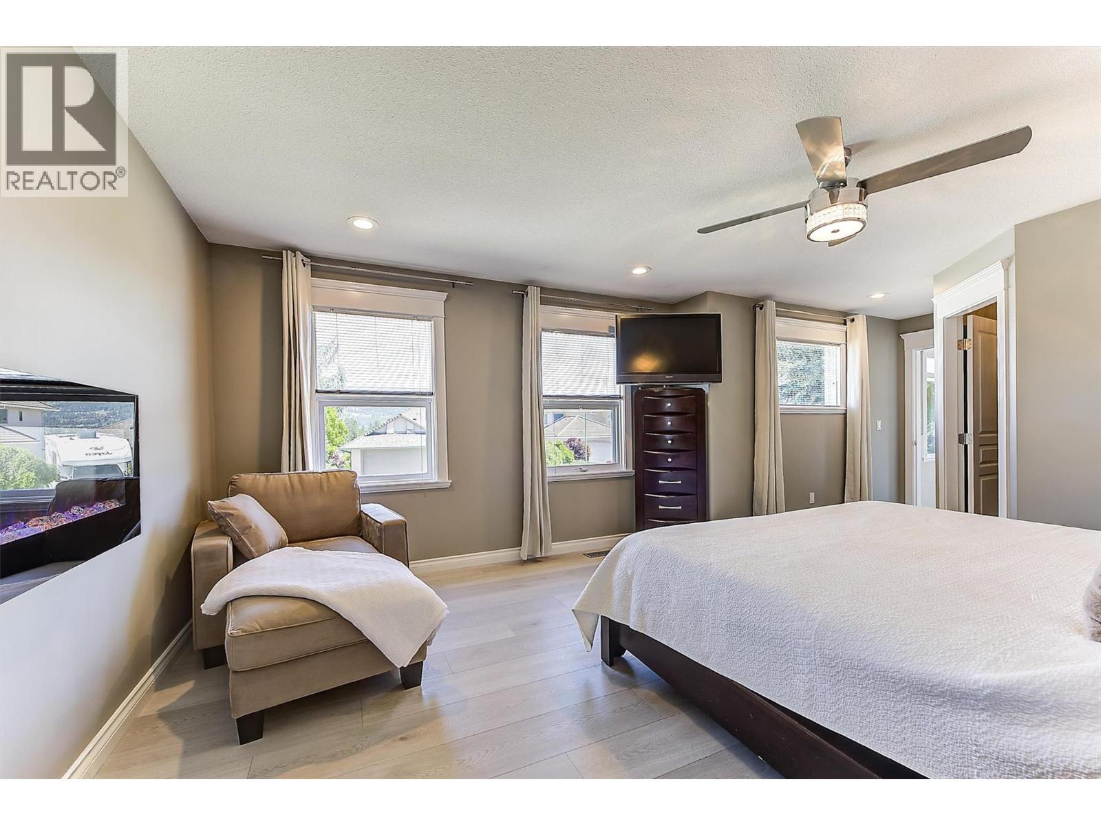 3077 Quail Crescent