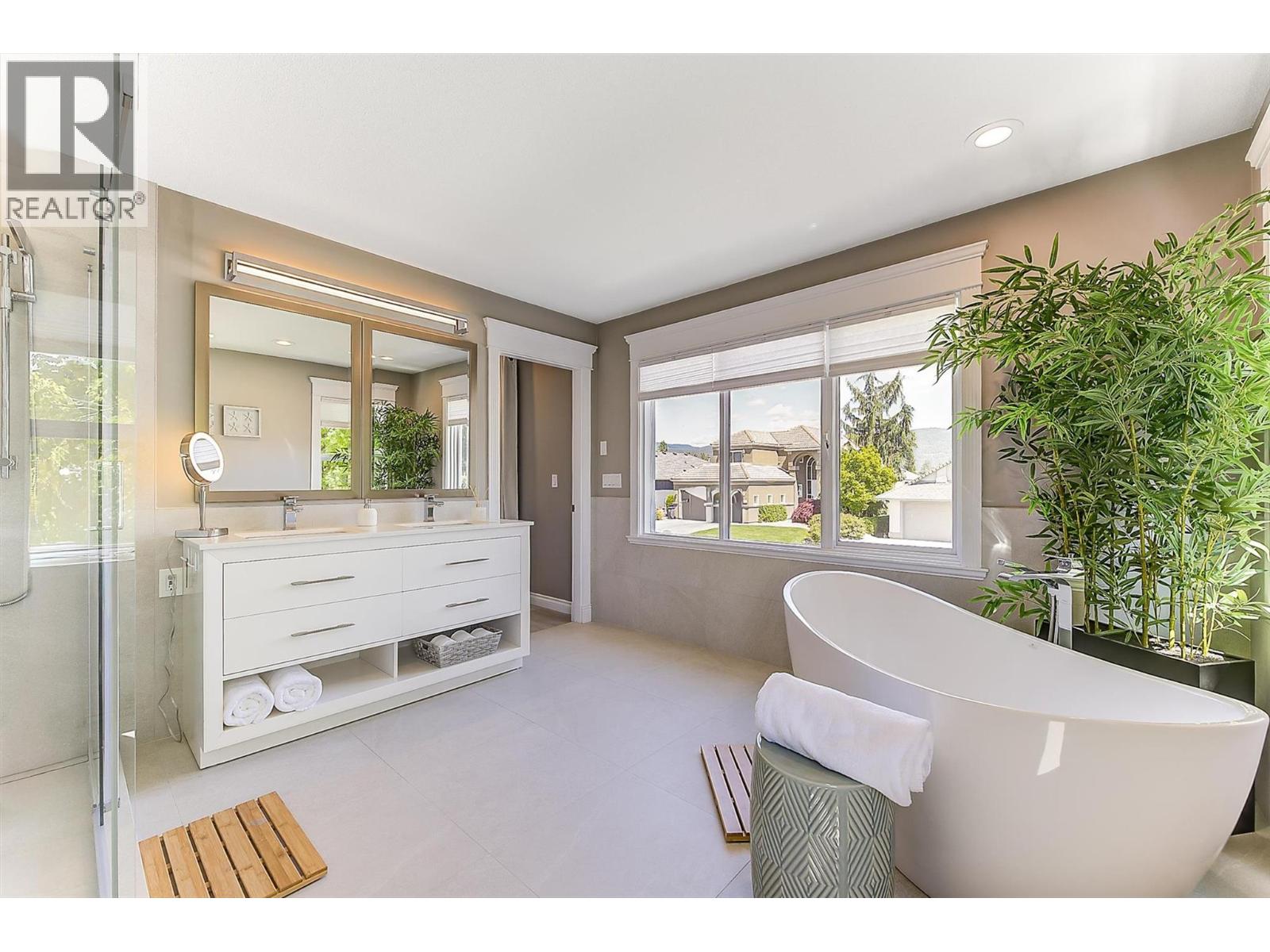 3077 Quail Crescent