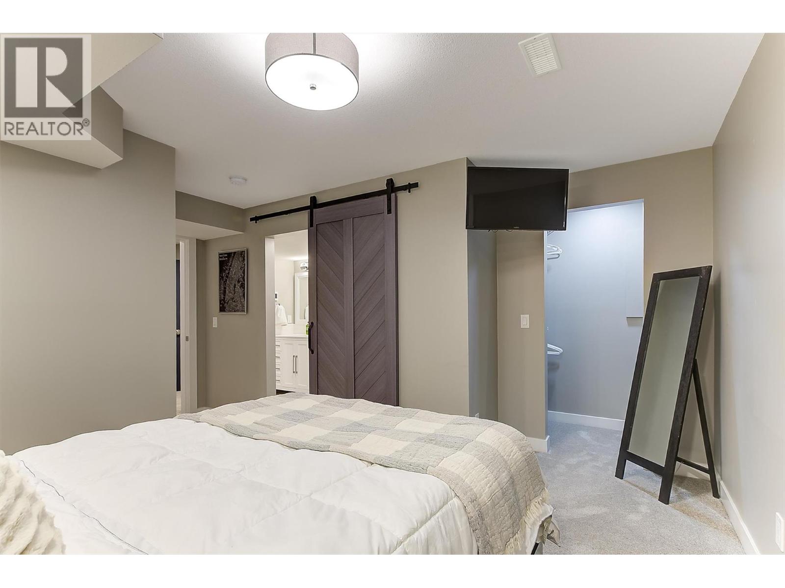 3077 Quail Crescent
