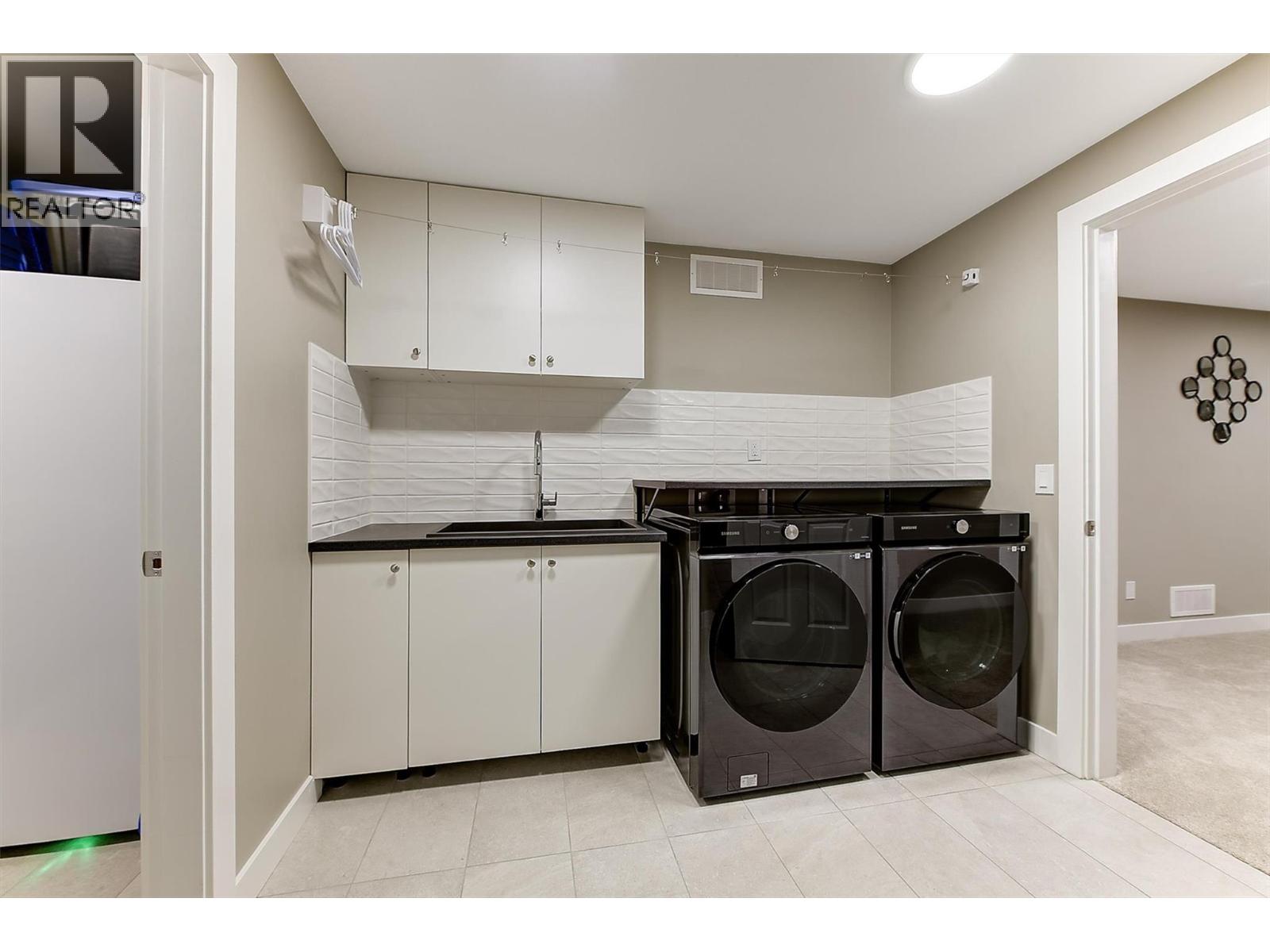 3077 Quail Crescent