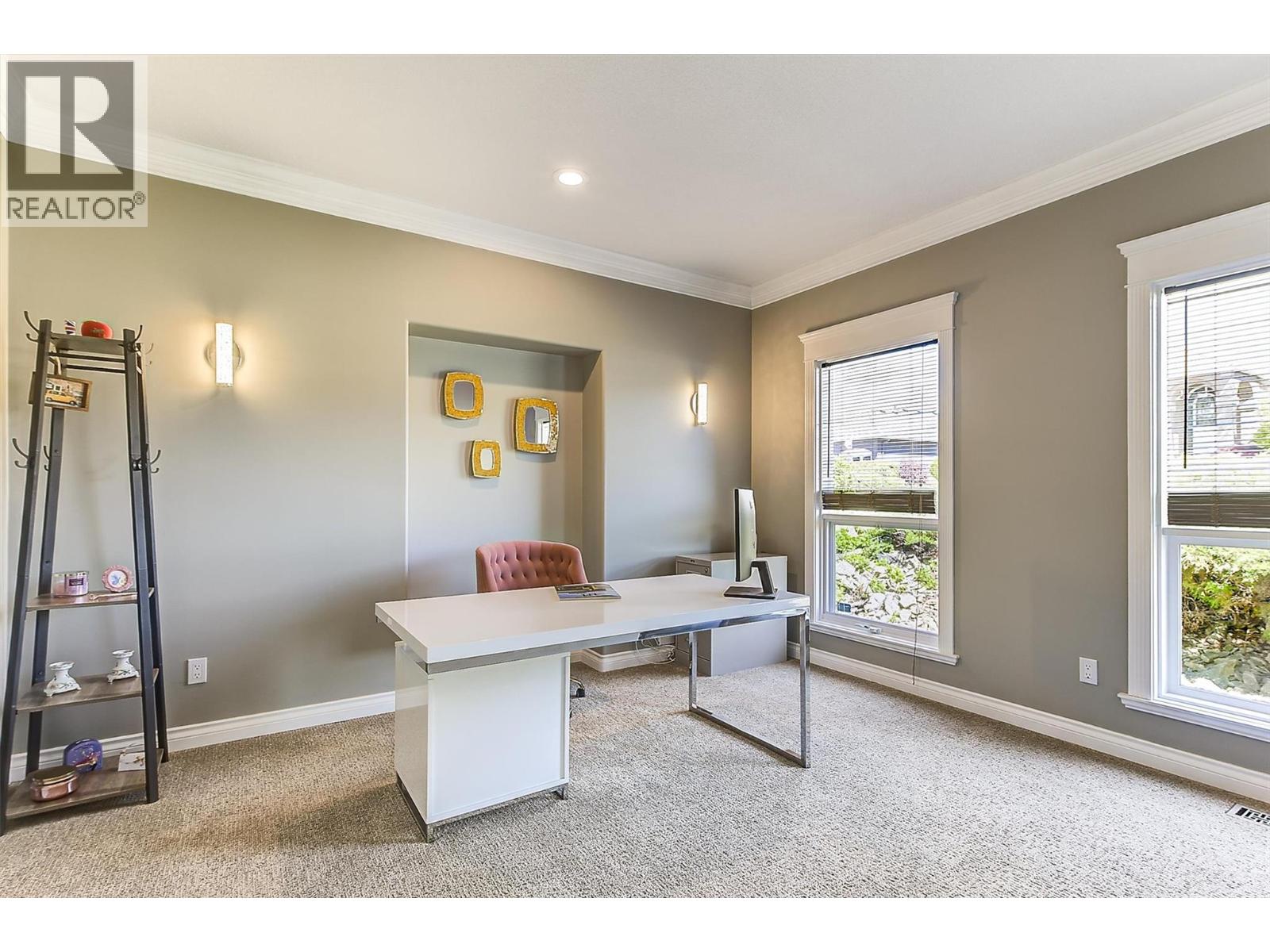 3077 Quail Crescent