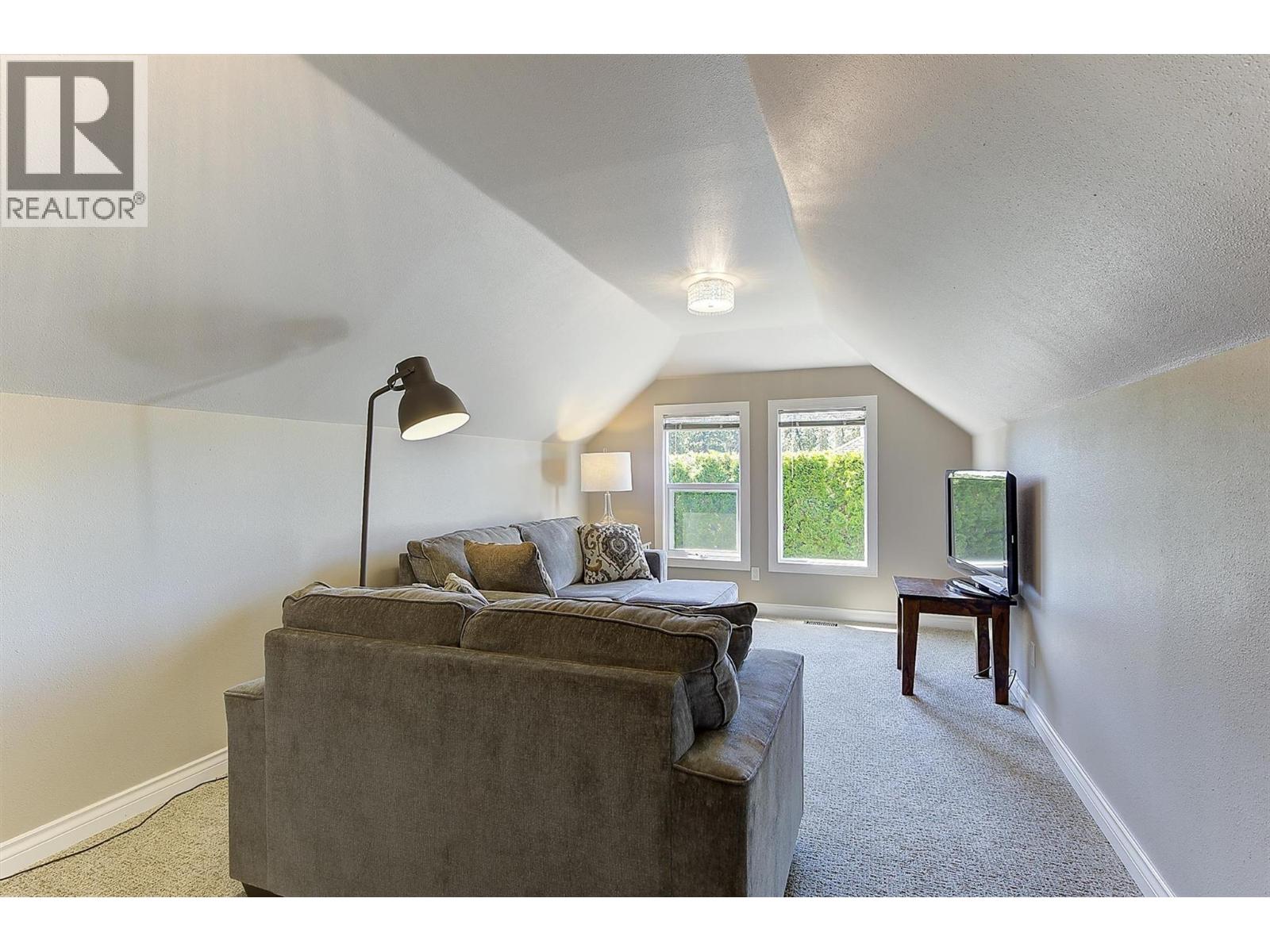 3077 Quail Crescent