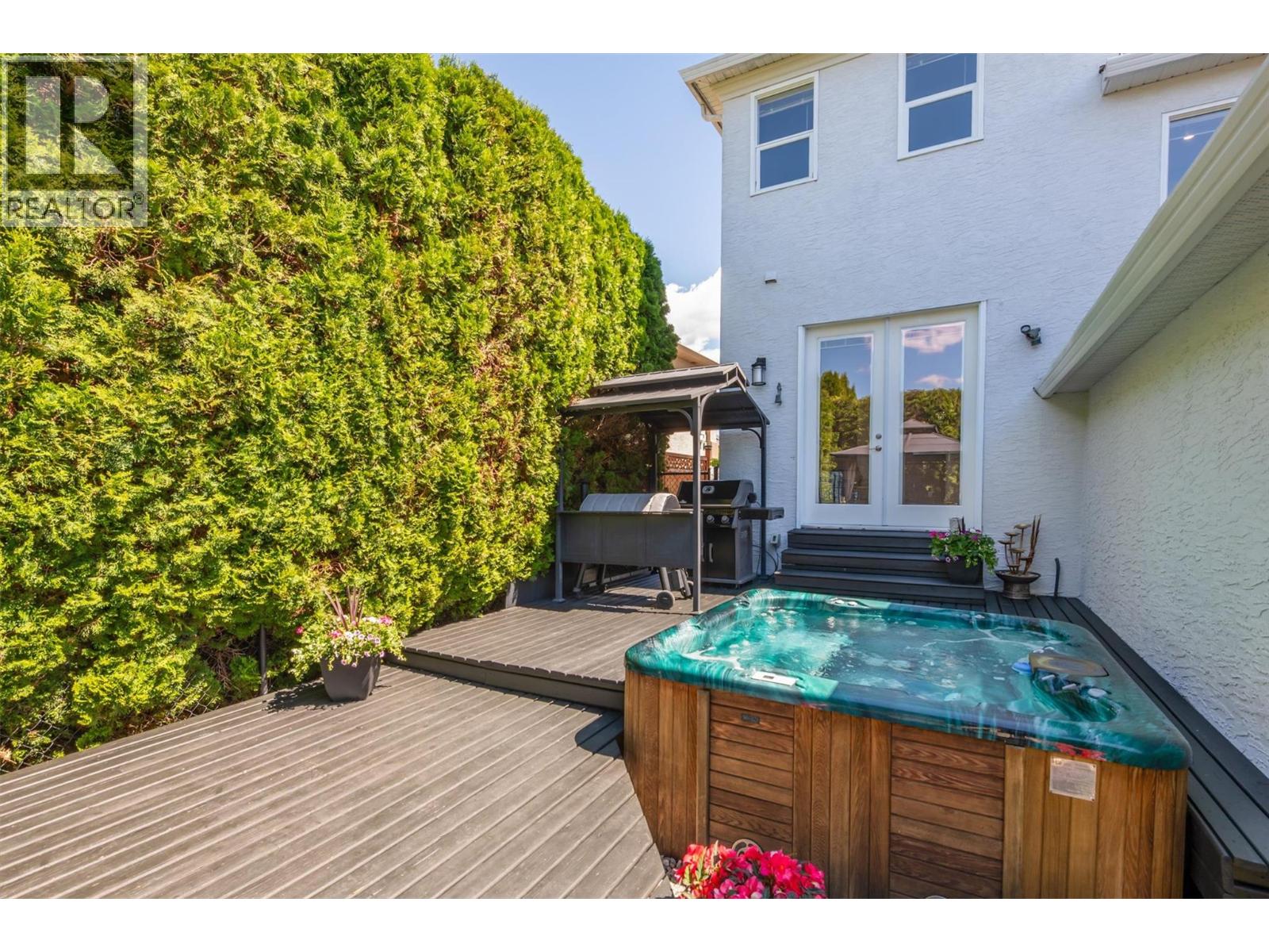 3077 Quail Crescent