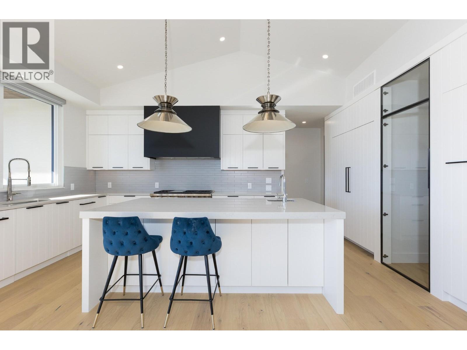1403 Vineyard Drive