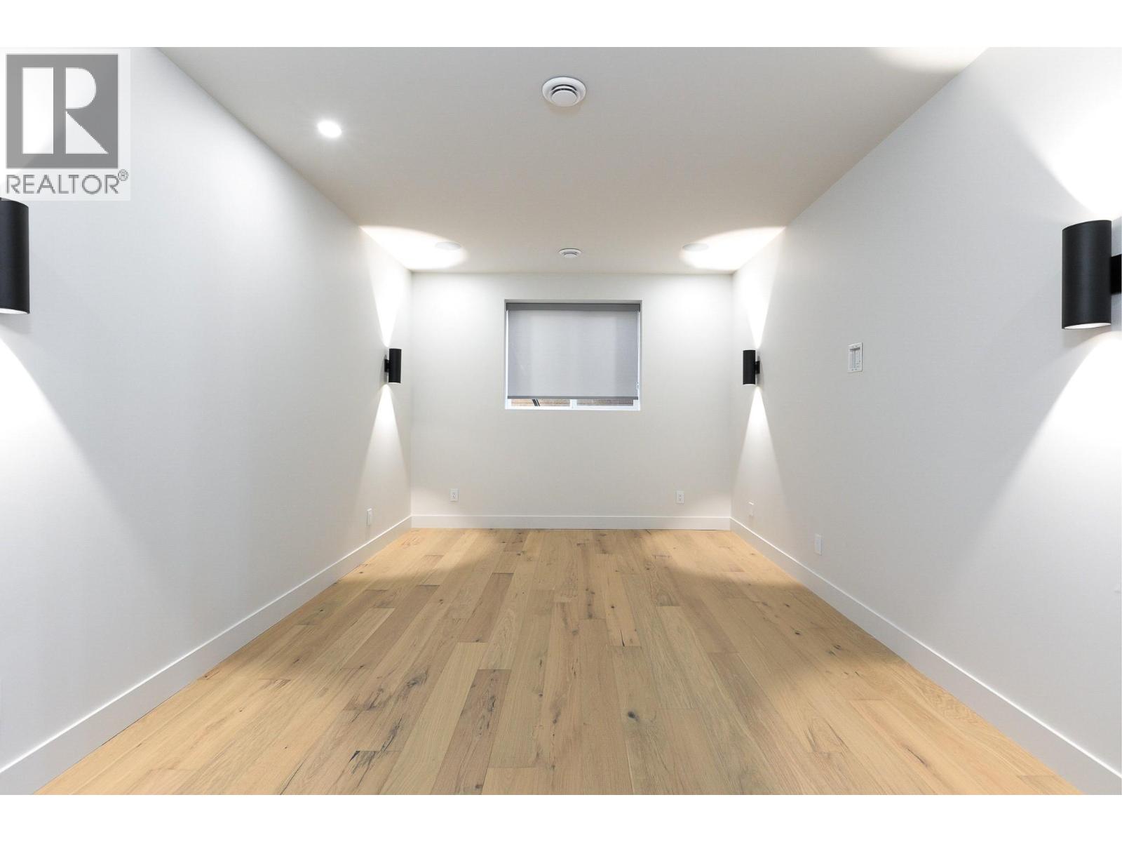 1403 Vineyard Drive