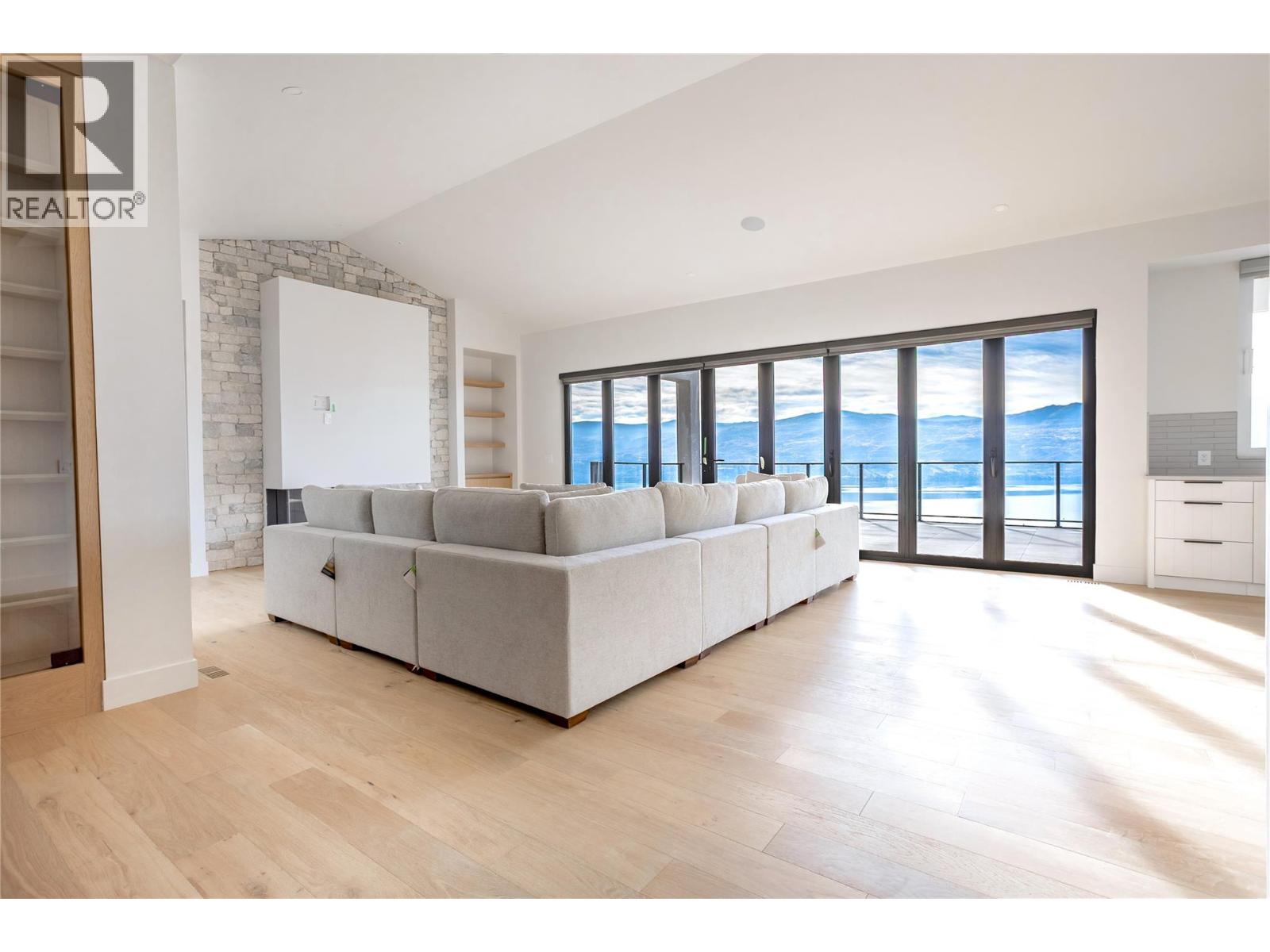 1403 Vineyard Drive