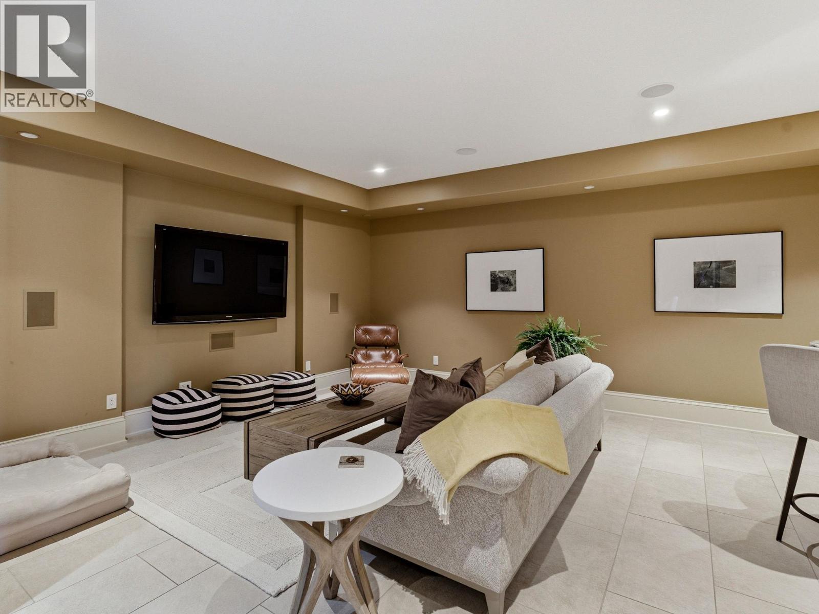 706 Highpointe Court