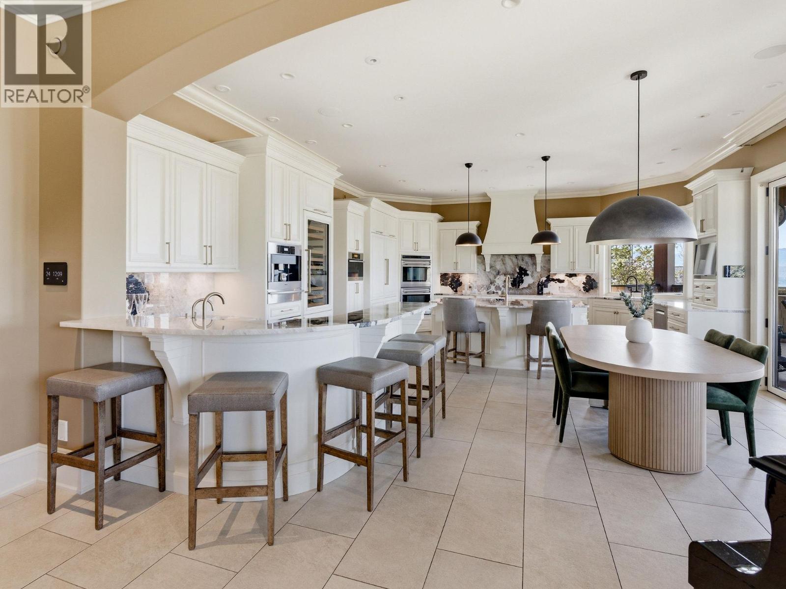 706 Highpointe Court