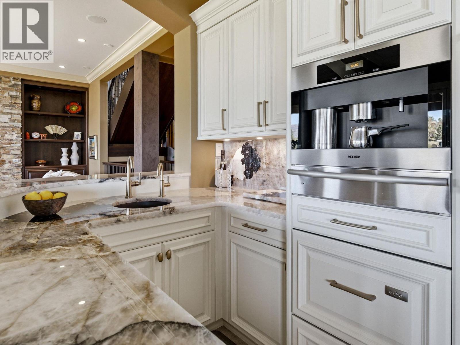 706 Highpointe Court