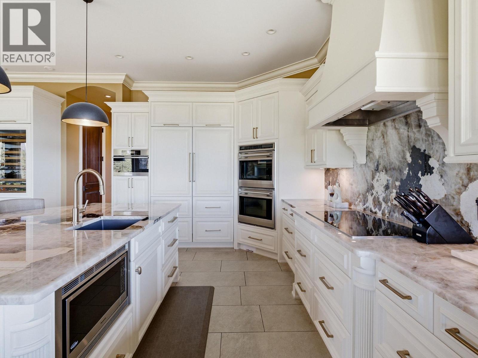 706 Highpointe Court
