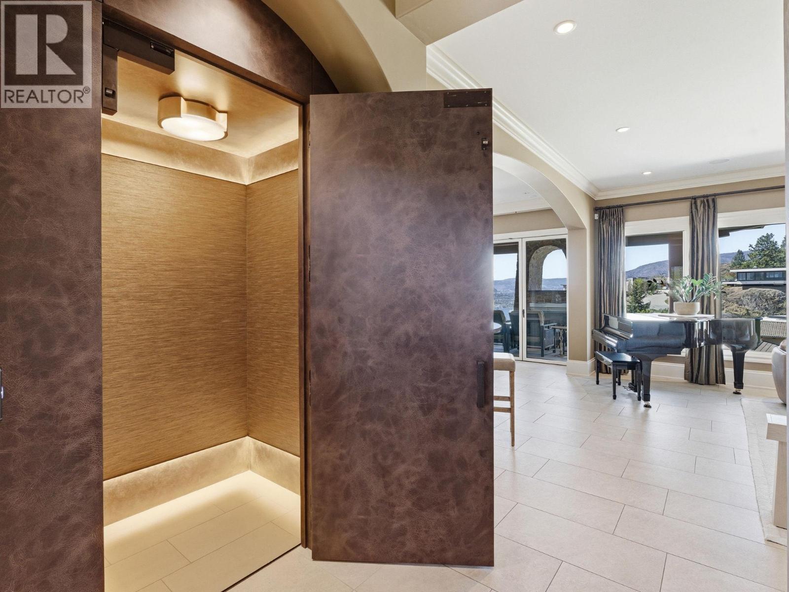 706 Highpointe Court