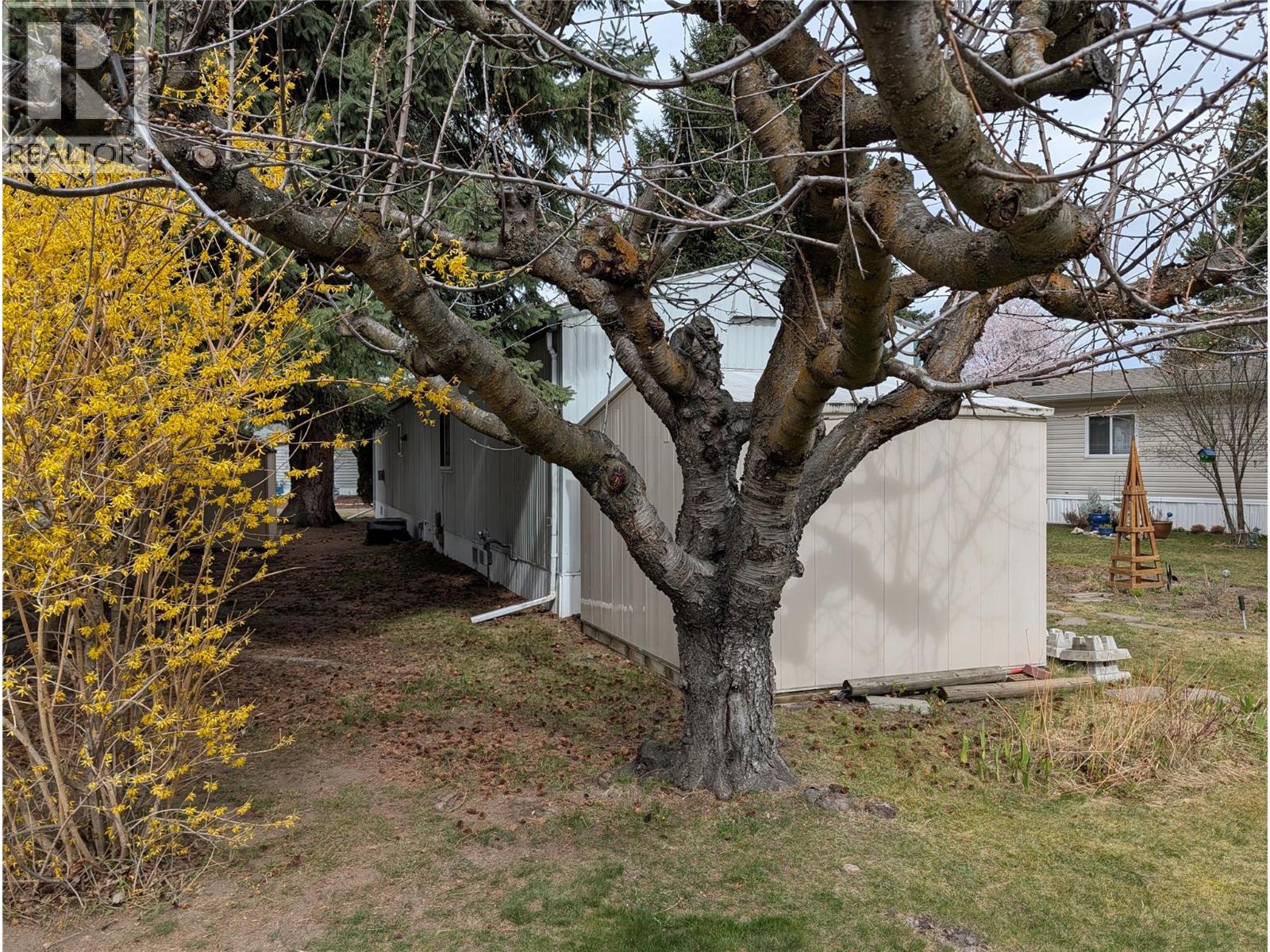 3535 Casorso Road Unit# 27