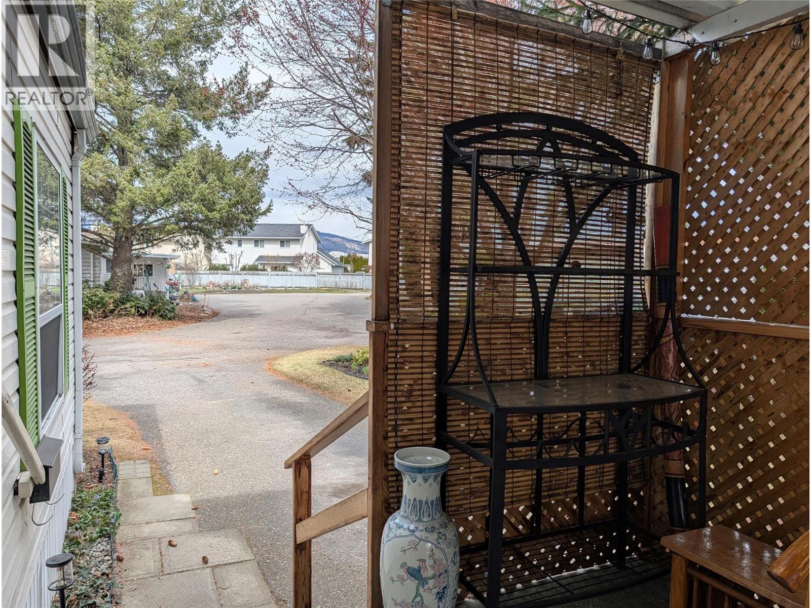 3535 Casorso Road Unit# 27