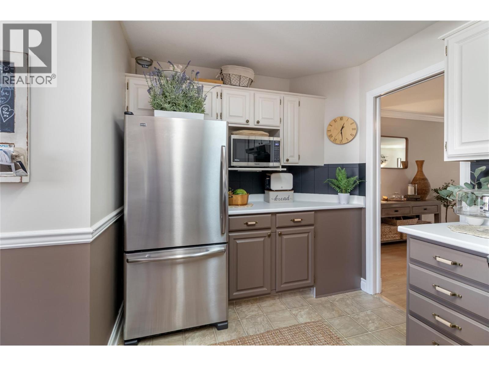 1886 Parkview Crescent Unit# 3
