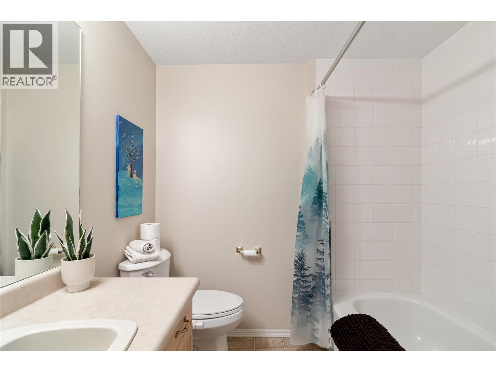 1886 Parkview Crescent Unit# 3