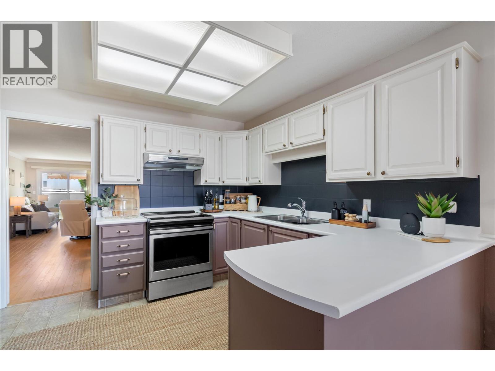 1886 Parkview Crescent Unit# 3