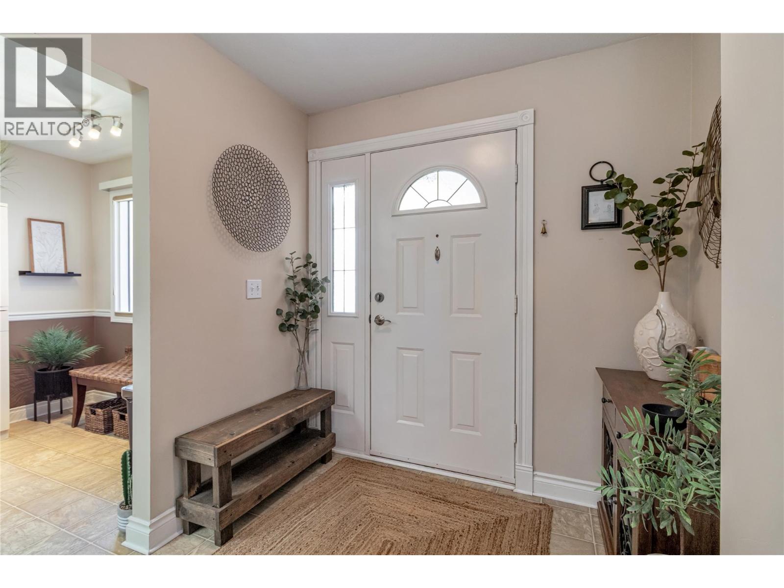 1886 Parkview Crescent Unit# 3