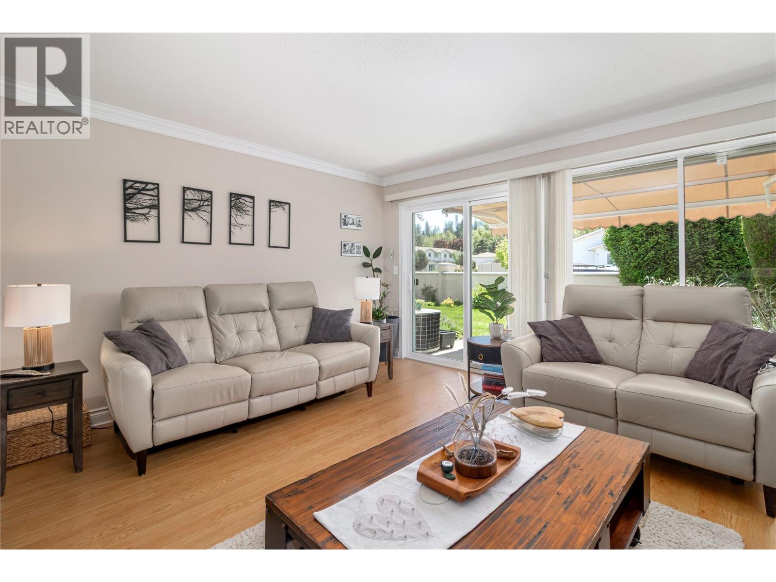 1886 Parkview Crescent Unit# 3